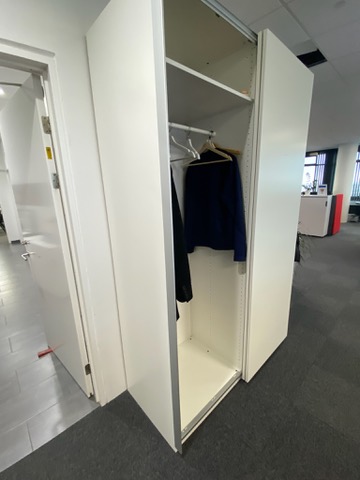 SELT / SOLD - IKEA fataskápur með rennihurðum (2 stk.) 4