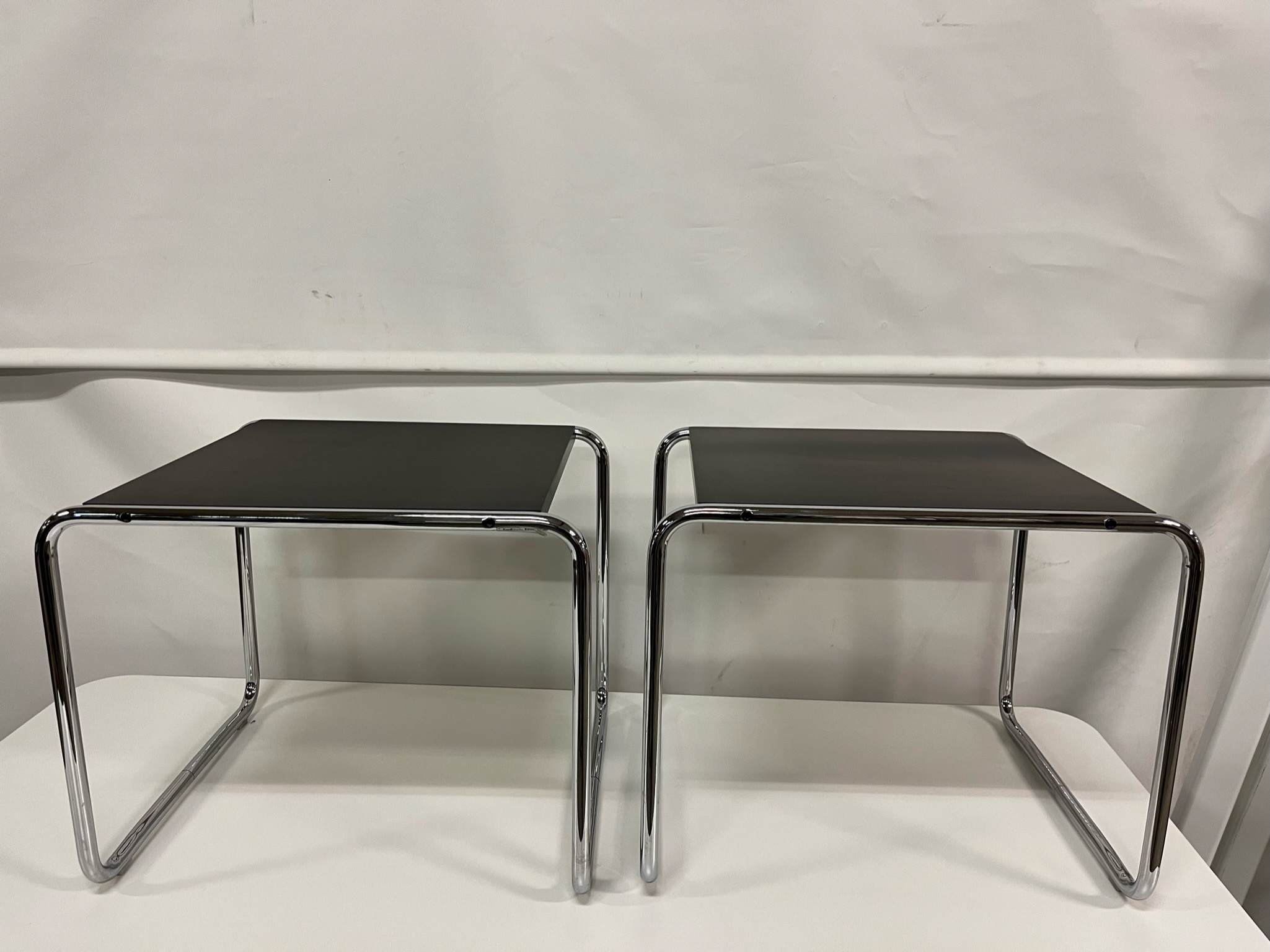SELT / SOLD Knoll stofuborð, B47 x D53 sm.