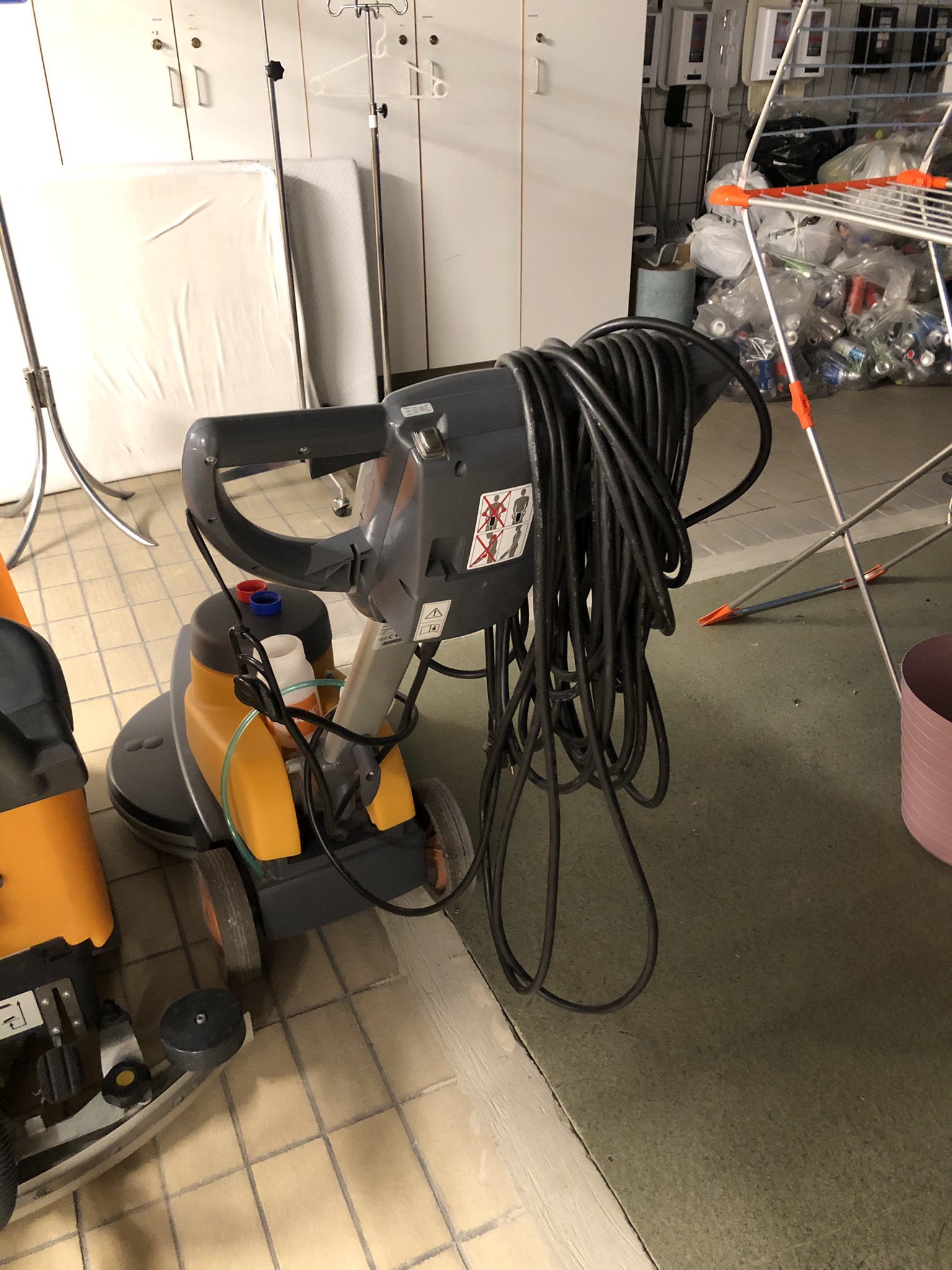 SELT / SOLD Taski Ergodisc 1200 - bónvél 3