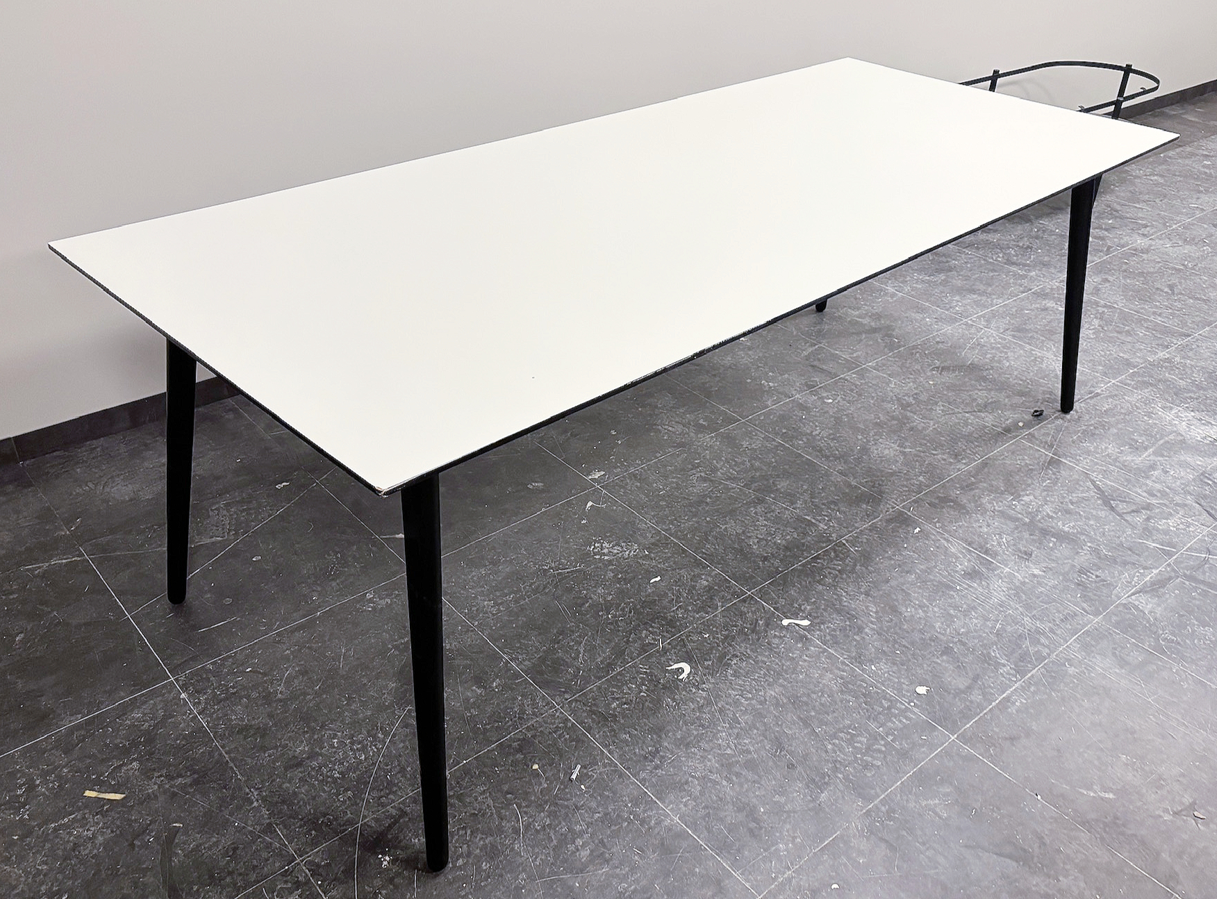 SELT / SOLD Hay borðstofuborð / fundarborð frá Epal, 6-8 manna, L220xB95xH75sm.