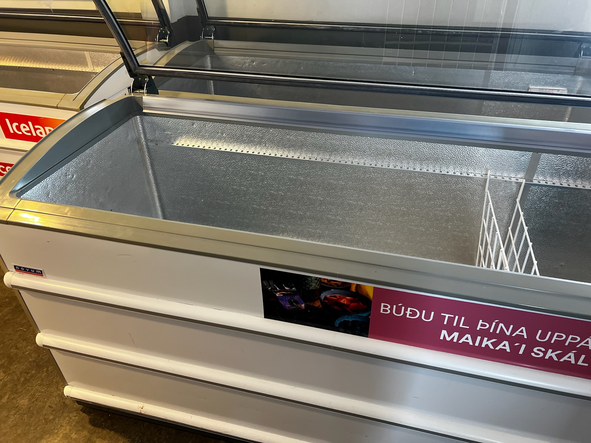 SELT / SOLD Novum frystikista 2