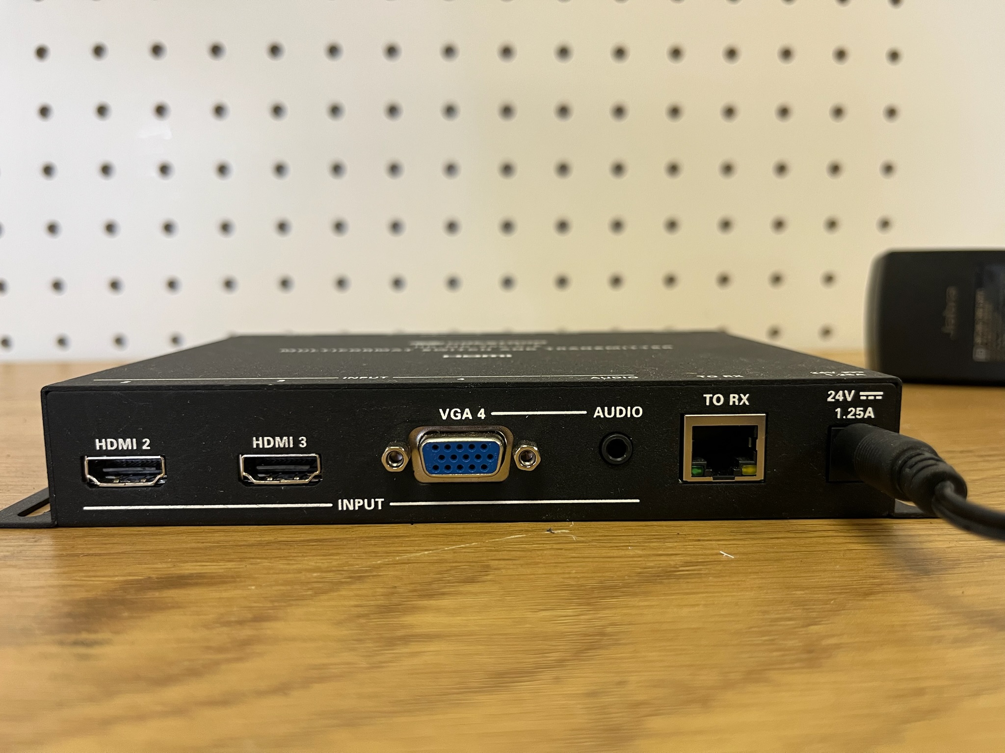 Crestron HDMI yfir CAT sendir/skiptir 2