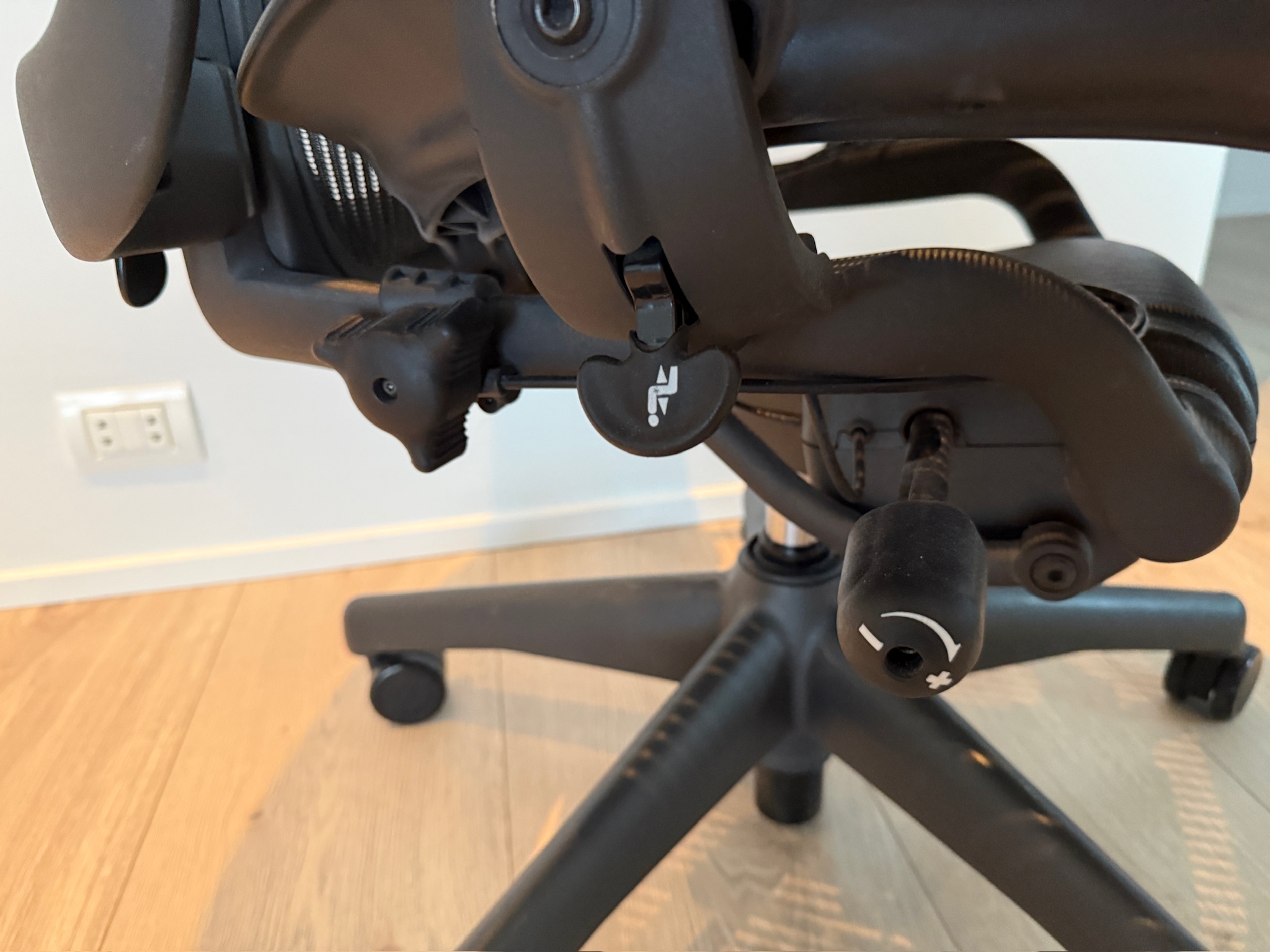 SELT / SOLD Herman Miller Aeron, B stærð 8