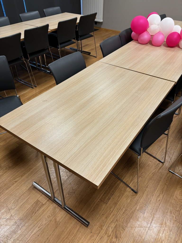SELT / SOLD - Felliborð, mötuneytisborð, eldhúsborð 8 stk. 120sm