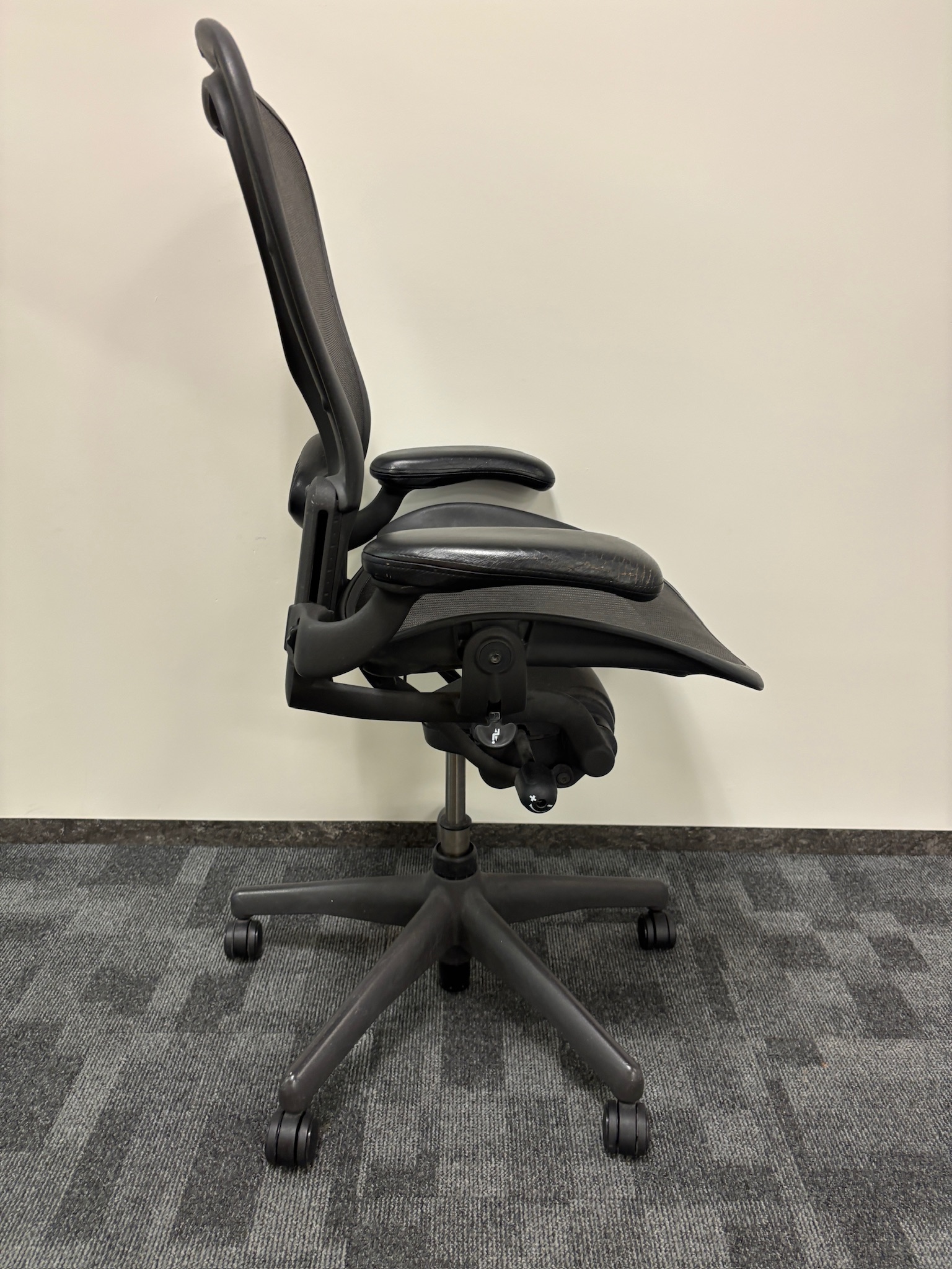 SELT / SOLD Herman Miller Aeron, B stærð 3
