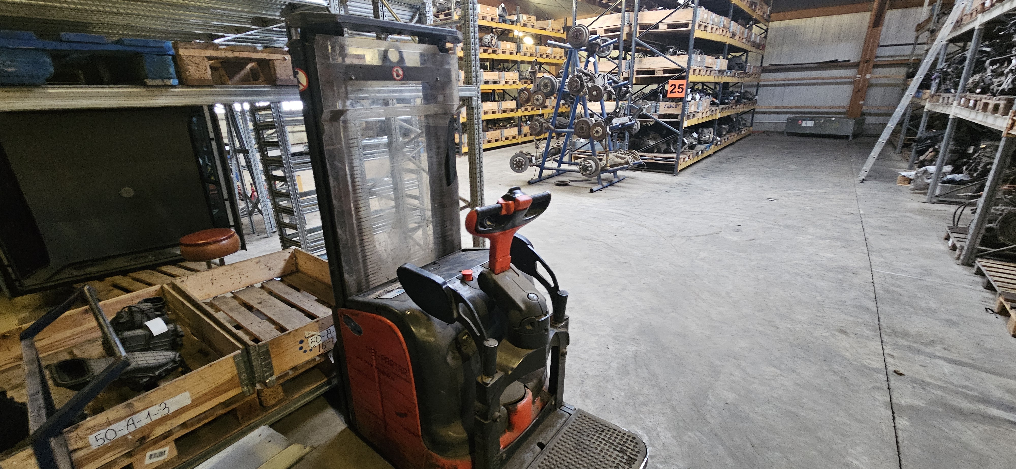SELT / SOLD Linde L14 - Staflari frá ÍSLYFT 2003 árgerð - Selfoss 2