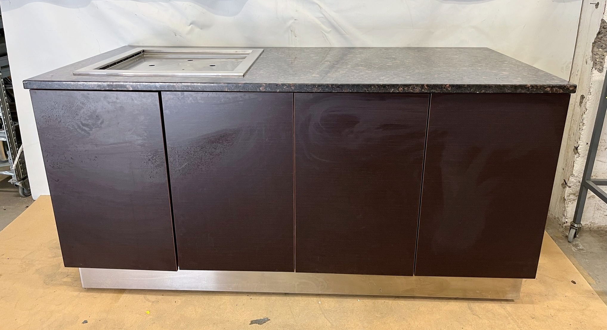 SELT / SOLD Diskaborð með bakkastaflara, B180 x D85 x H90 sm. 3