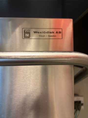 SELT / SOLD - Wexiödisk húddvél 4