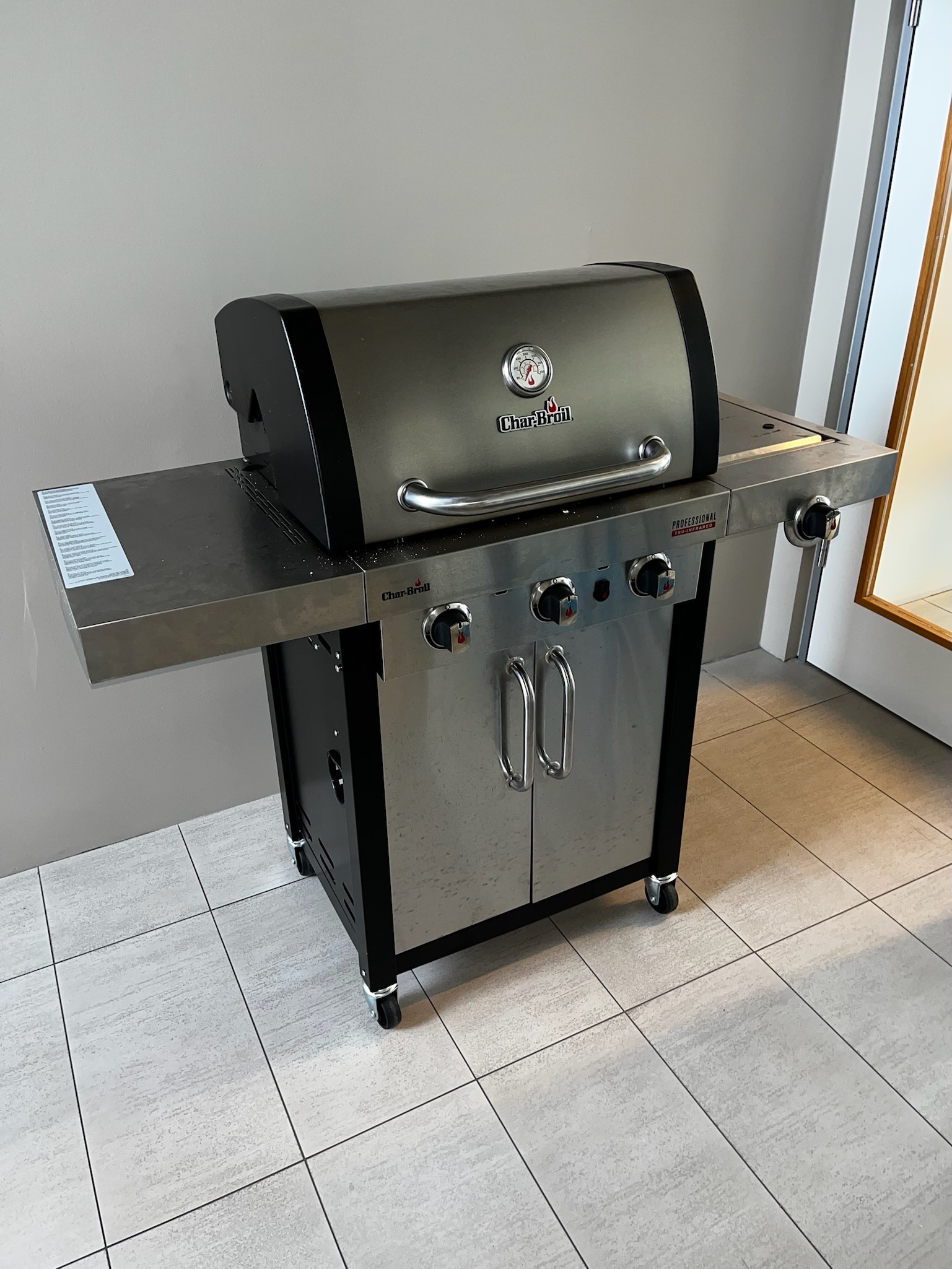 SELT / SOLD Char-Broil gas grill - Vel með farið 2