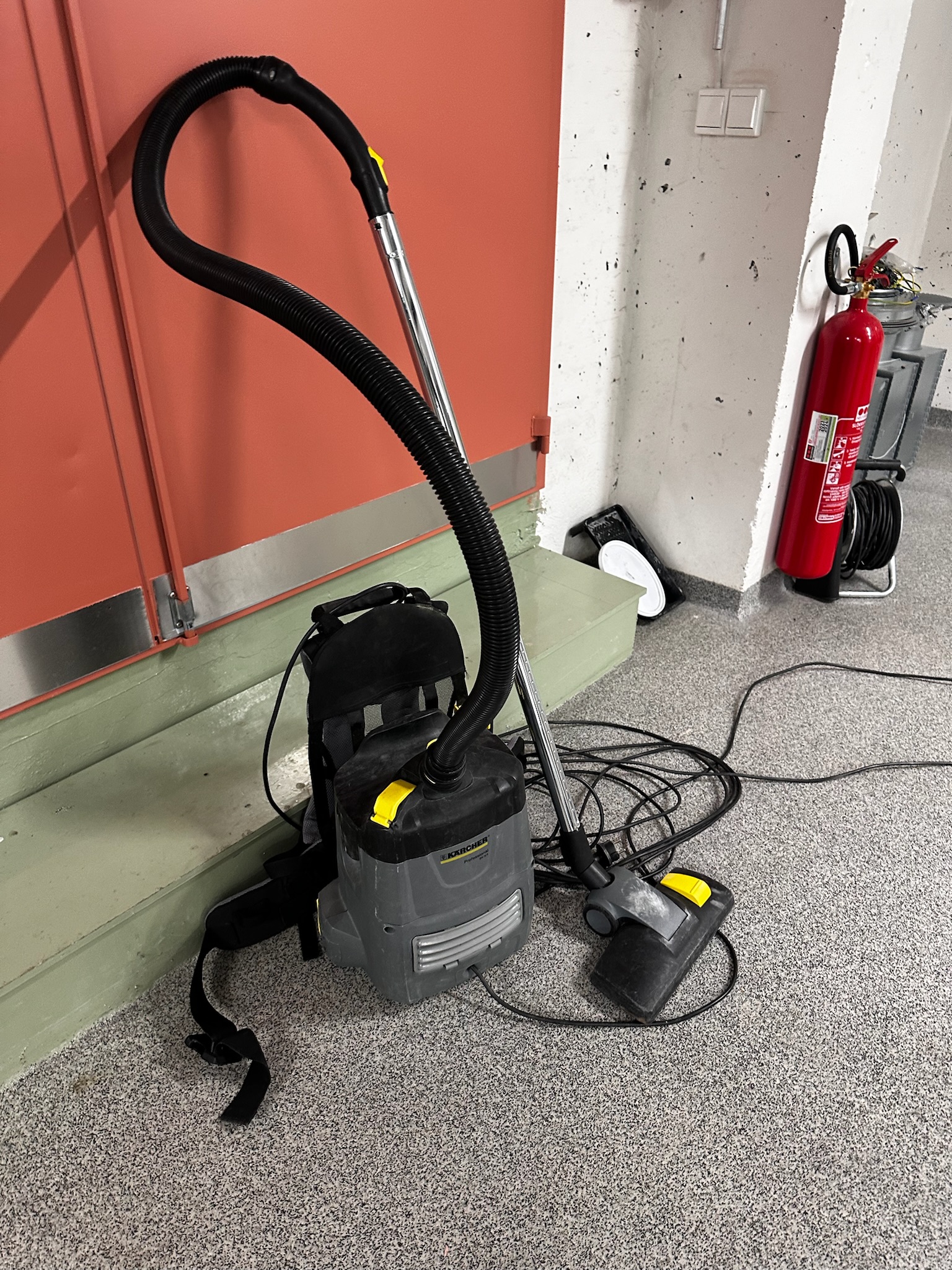 SELT / SOLD Kärcher ryksuga á bak 4