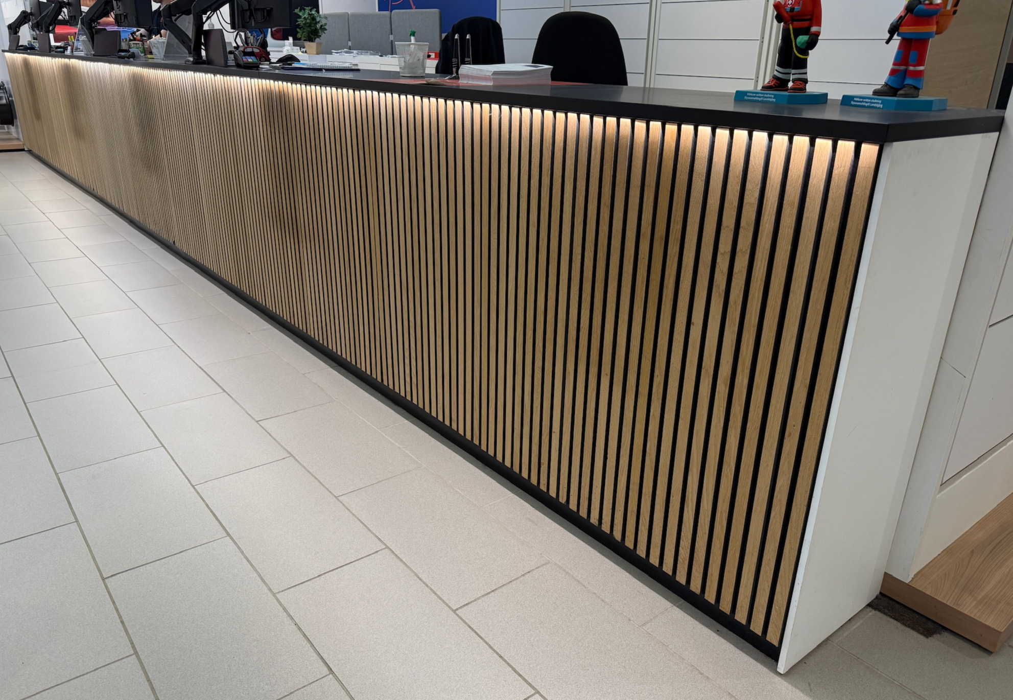 Móttökuborð, afgreiðsluborð með LED lýsingu, B984sm. 3