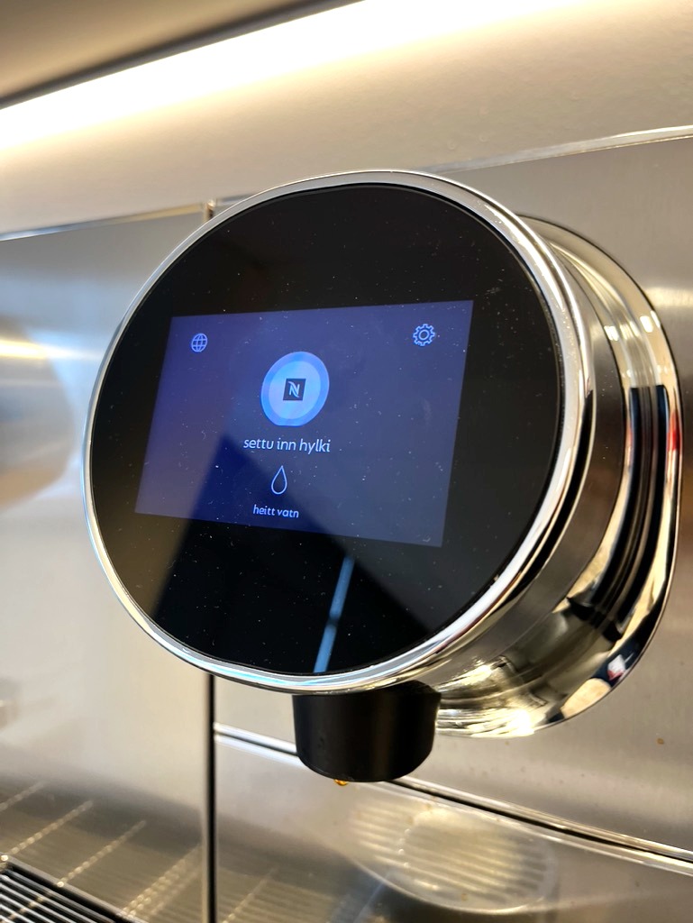 SELT / SOLD Nespresso Professonal Momento 200 kaffivél á íslensku - Nýle 2