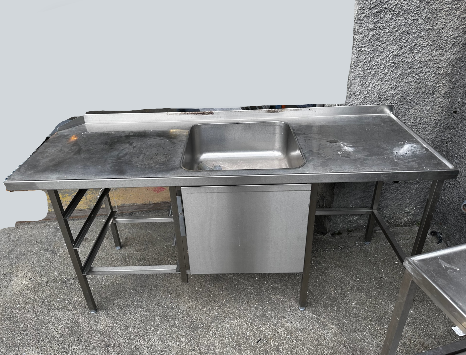 SELT / SOLD Stálborð með vask, B190 D68 x H90 sm.