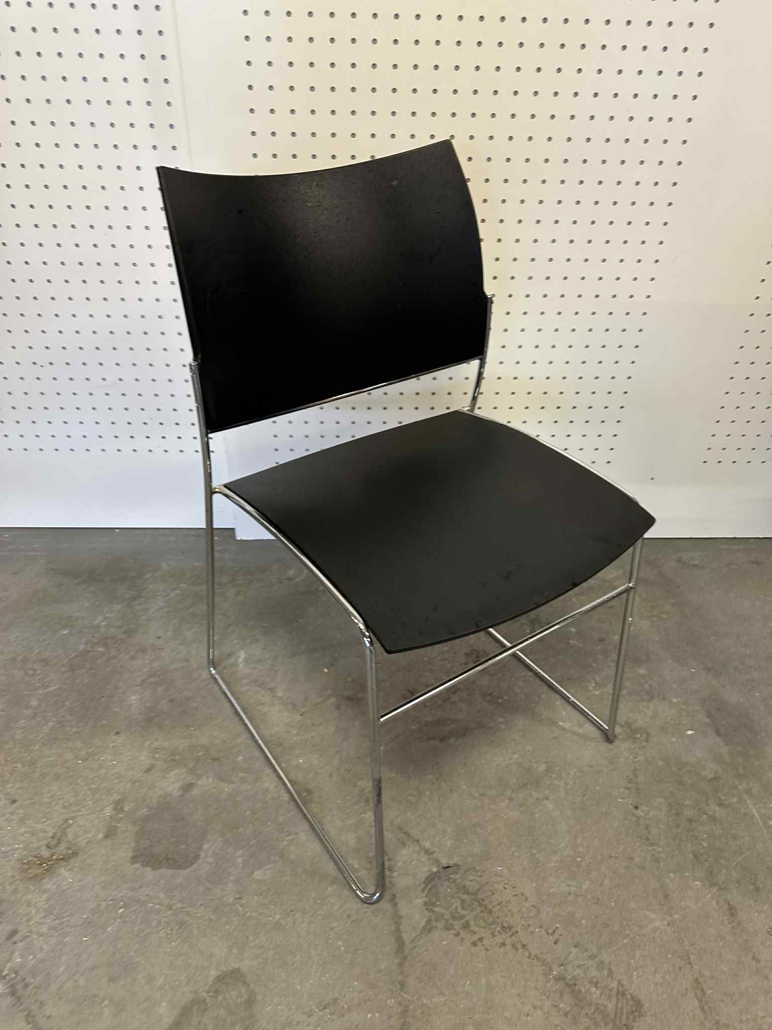 SELT / SOLD Staflanlegir eldhússtólar / fundarstólar 4