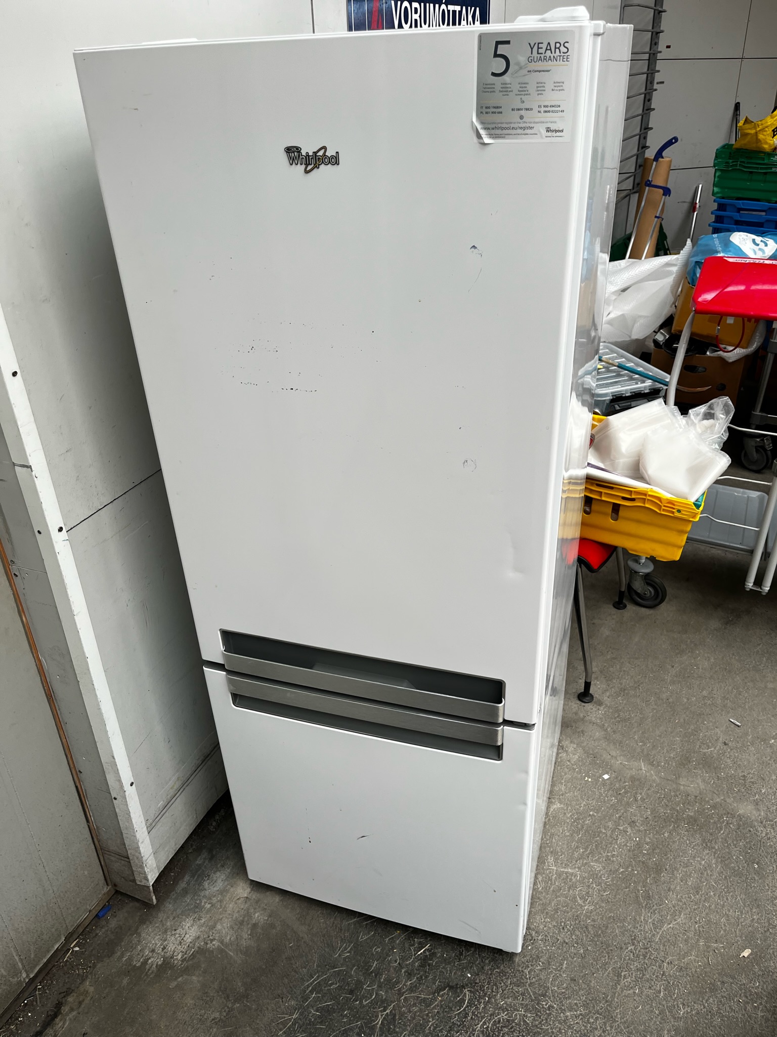 SELT / SOLD Whirlpool kæli- og frystiskápur - H156sm.