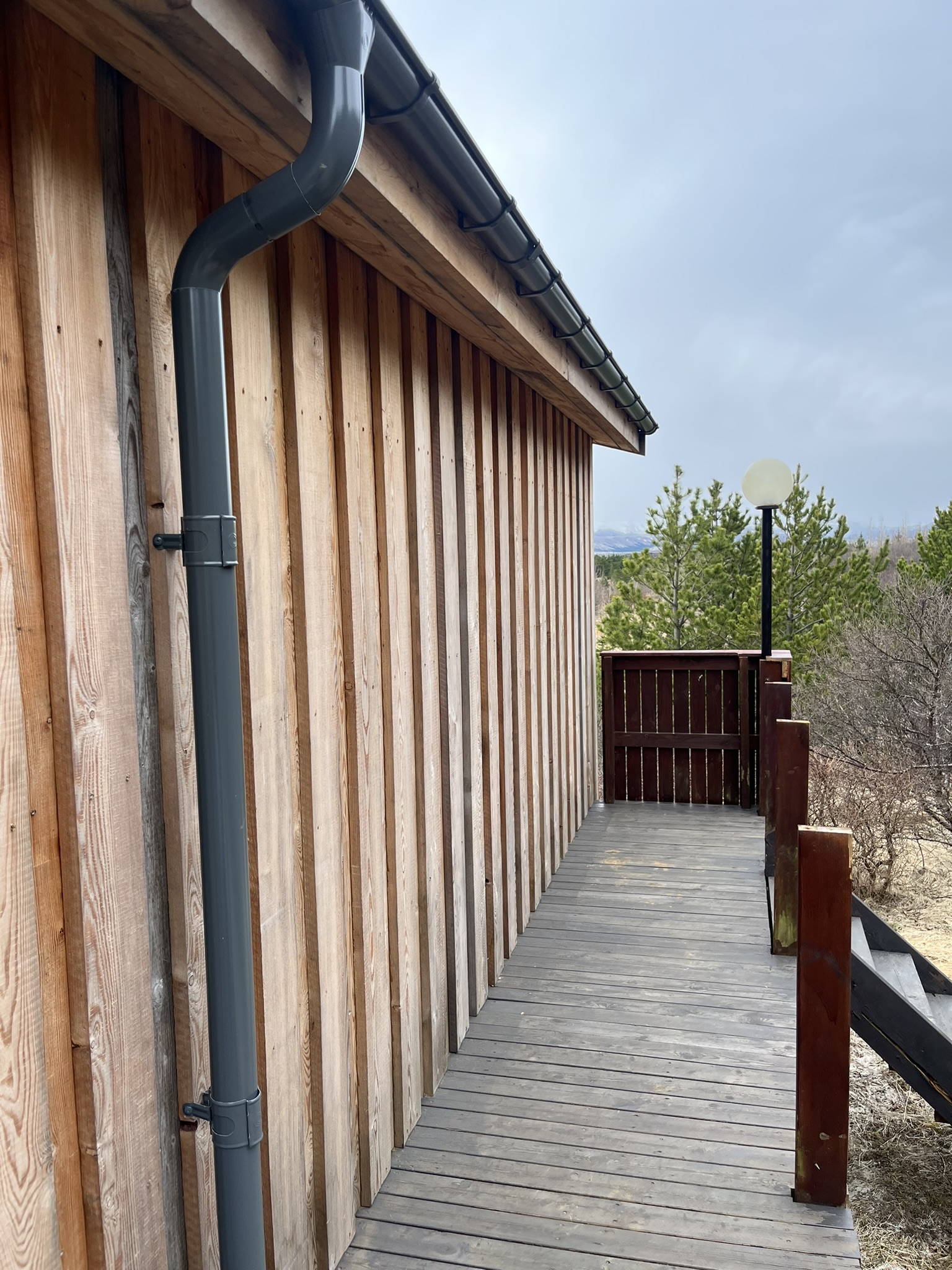 SELT / SOLD - Lindab þakrennur, niðurföll - 1 árs, 30m.