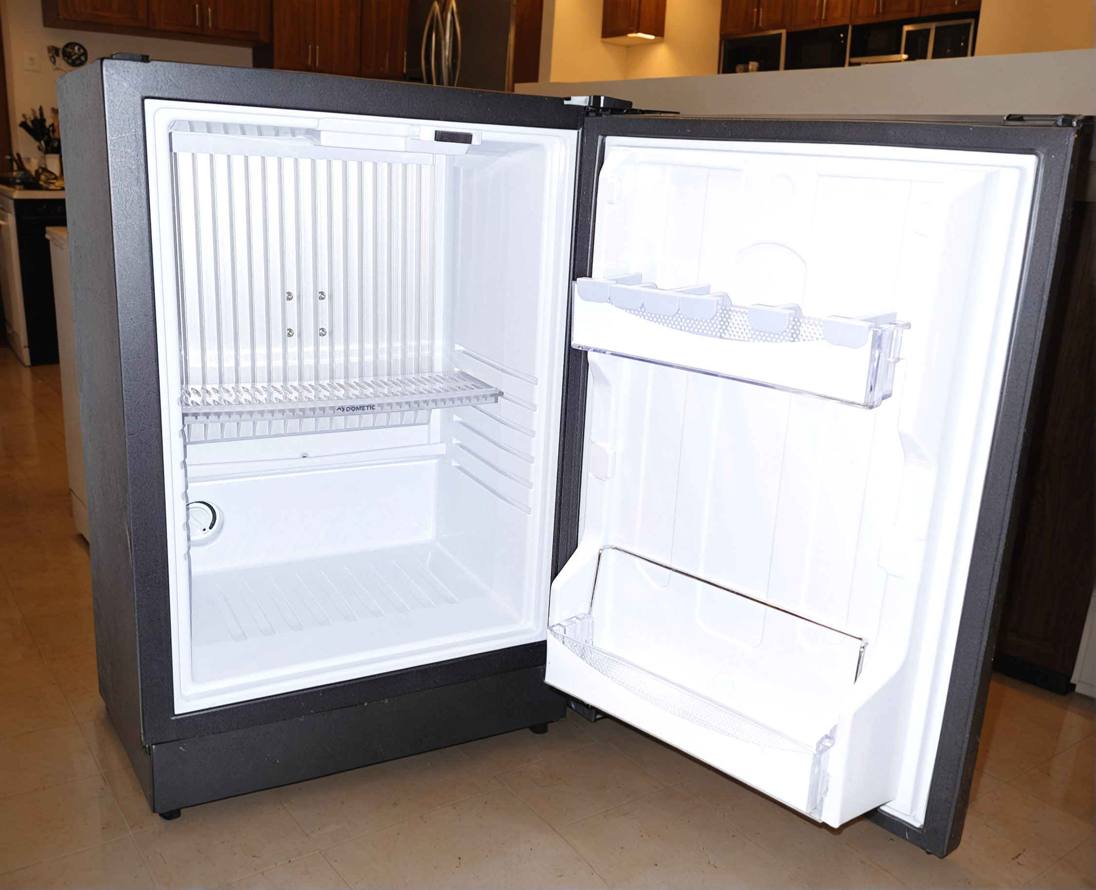 SELT / SOLD Dometic ísskápar minibar 2