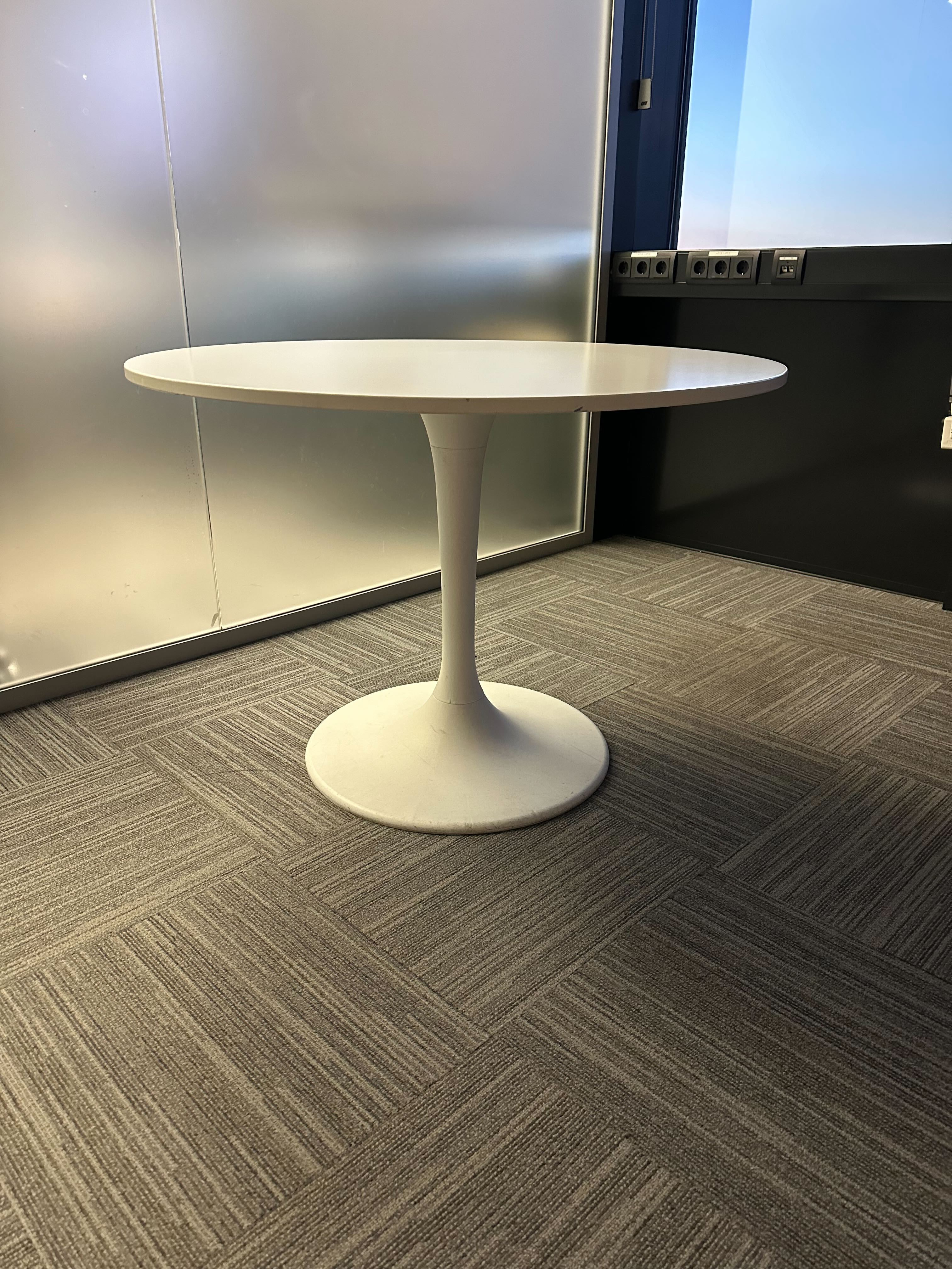 SELT / SOLD - IKEA hringborð 2
