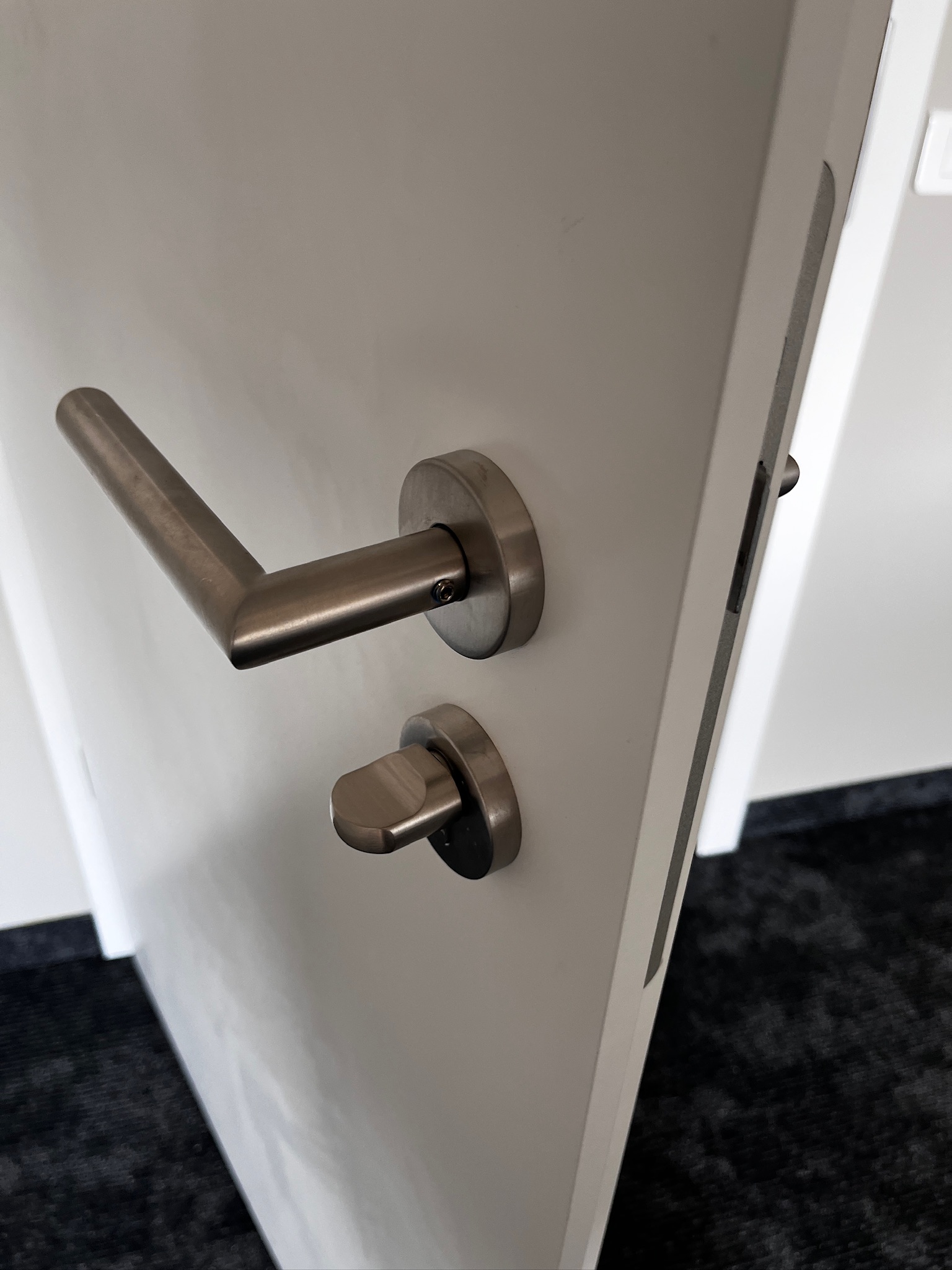 SELT / SOLD Viðarhurðir í ramma - hvítar, H209 B90 sm. 5