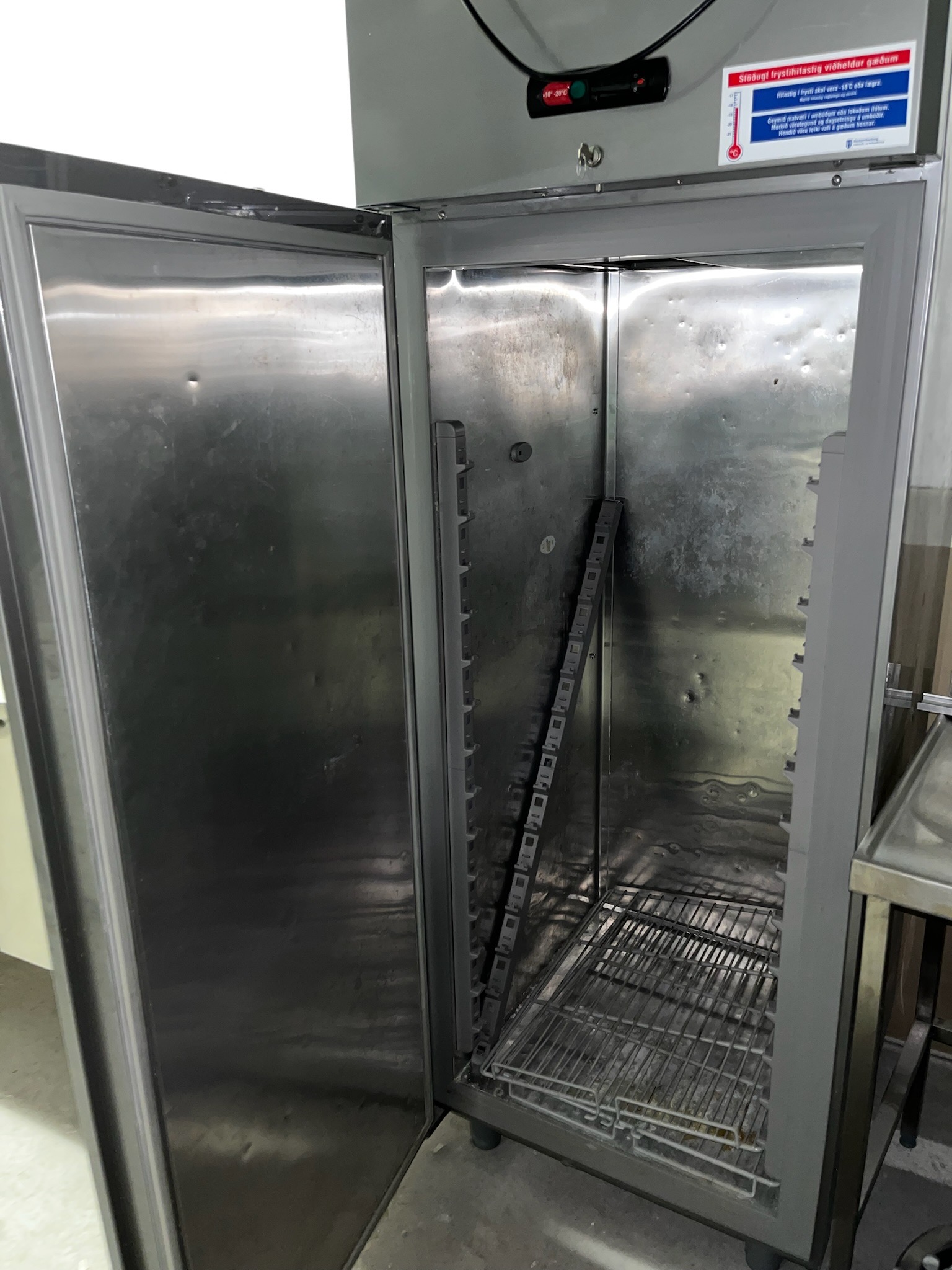 SELT / SOLD Ilsa frystir 5