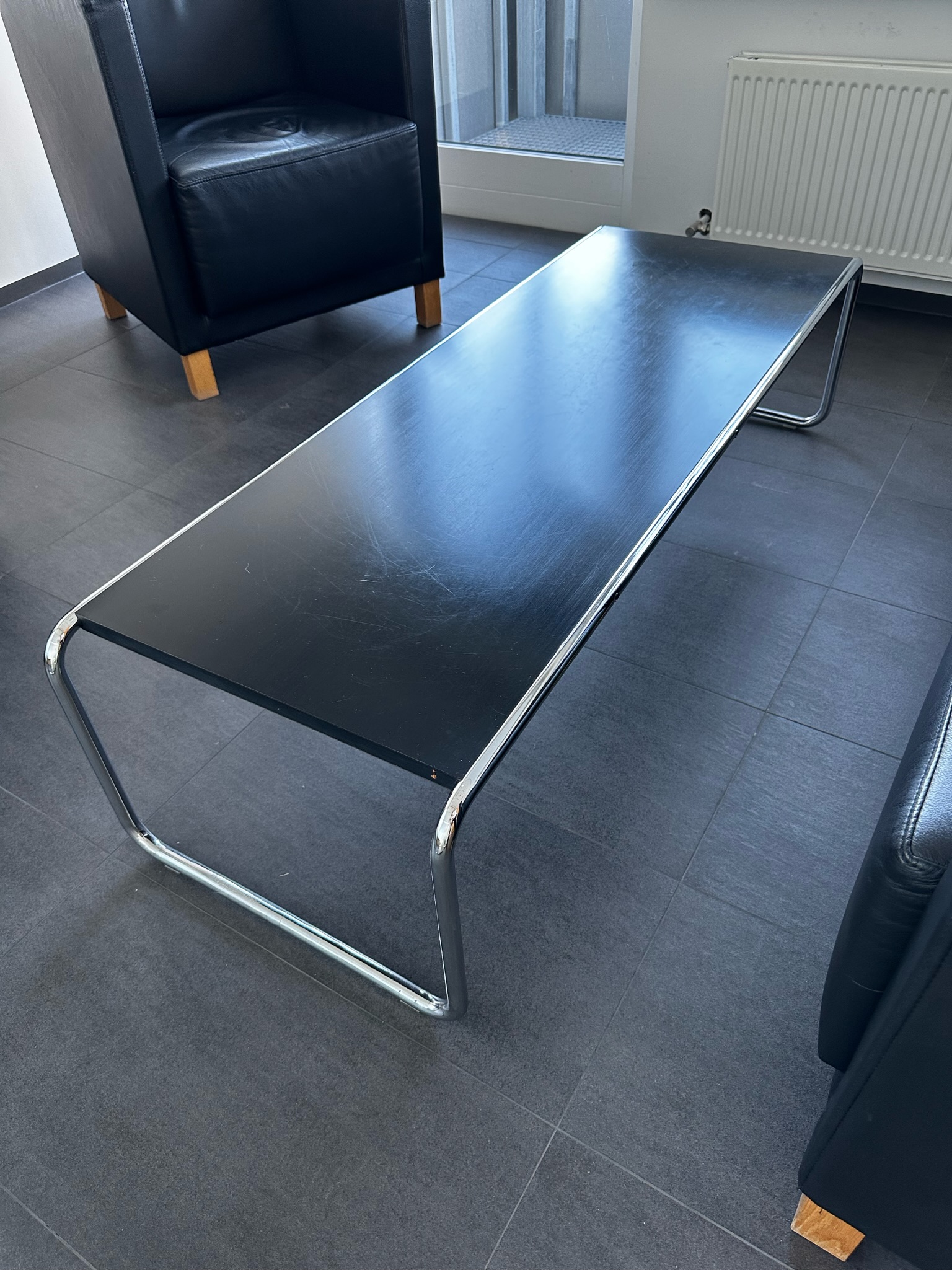 SELT / SOLD Knoll stofuborð, B135 x D50 sm.