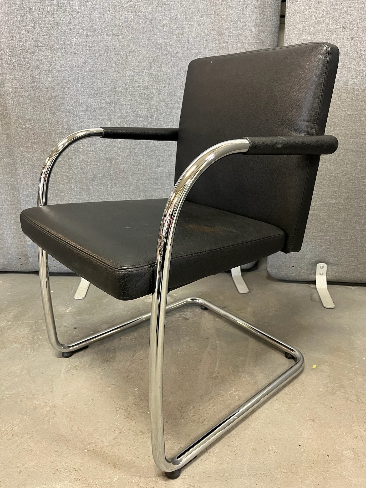 SELT / SOLD Vitra fundarstólarstólar 2