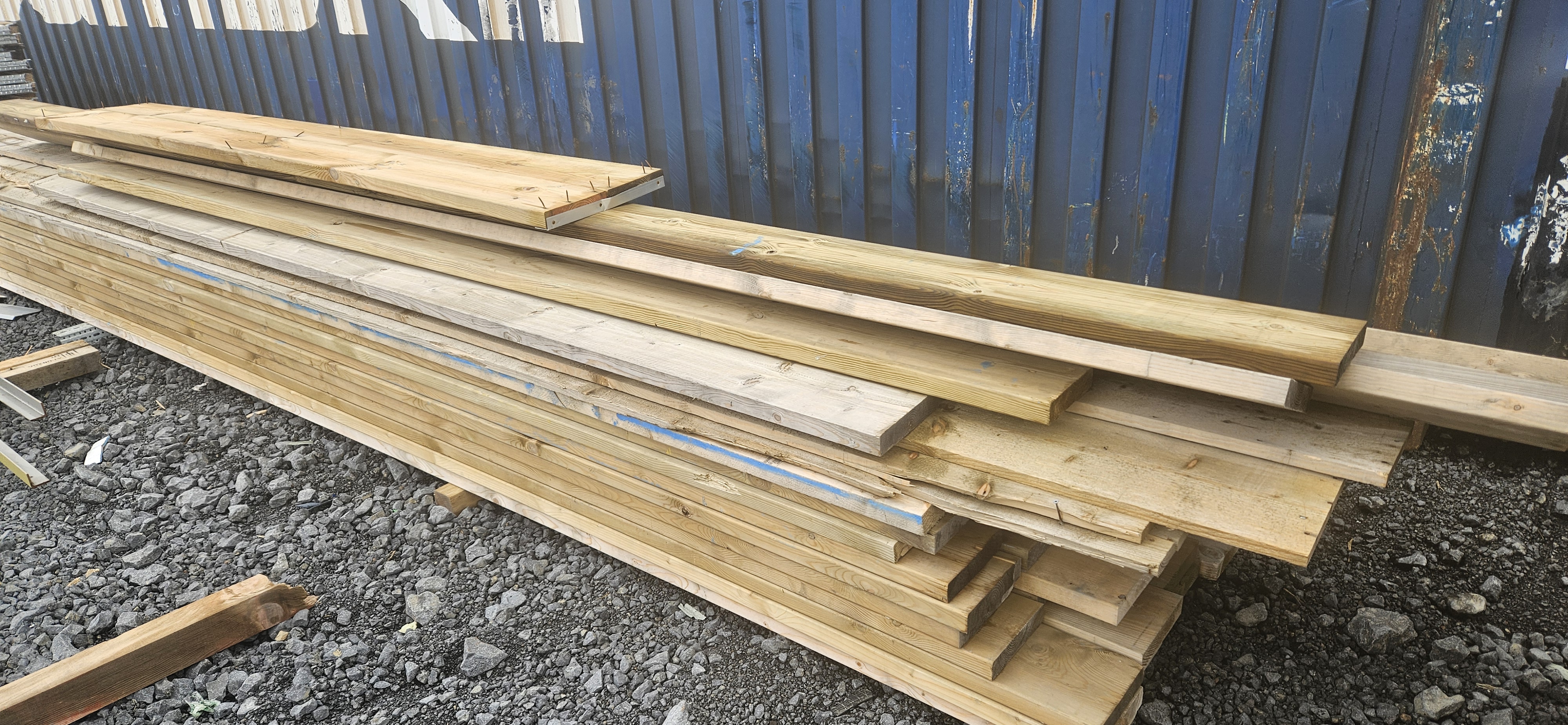 SELT / SOLD - Timbur - 2/8 - 6 metrar - Burðarviður