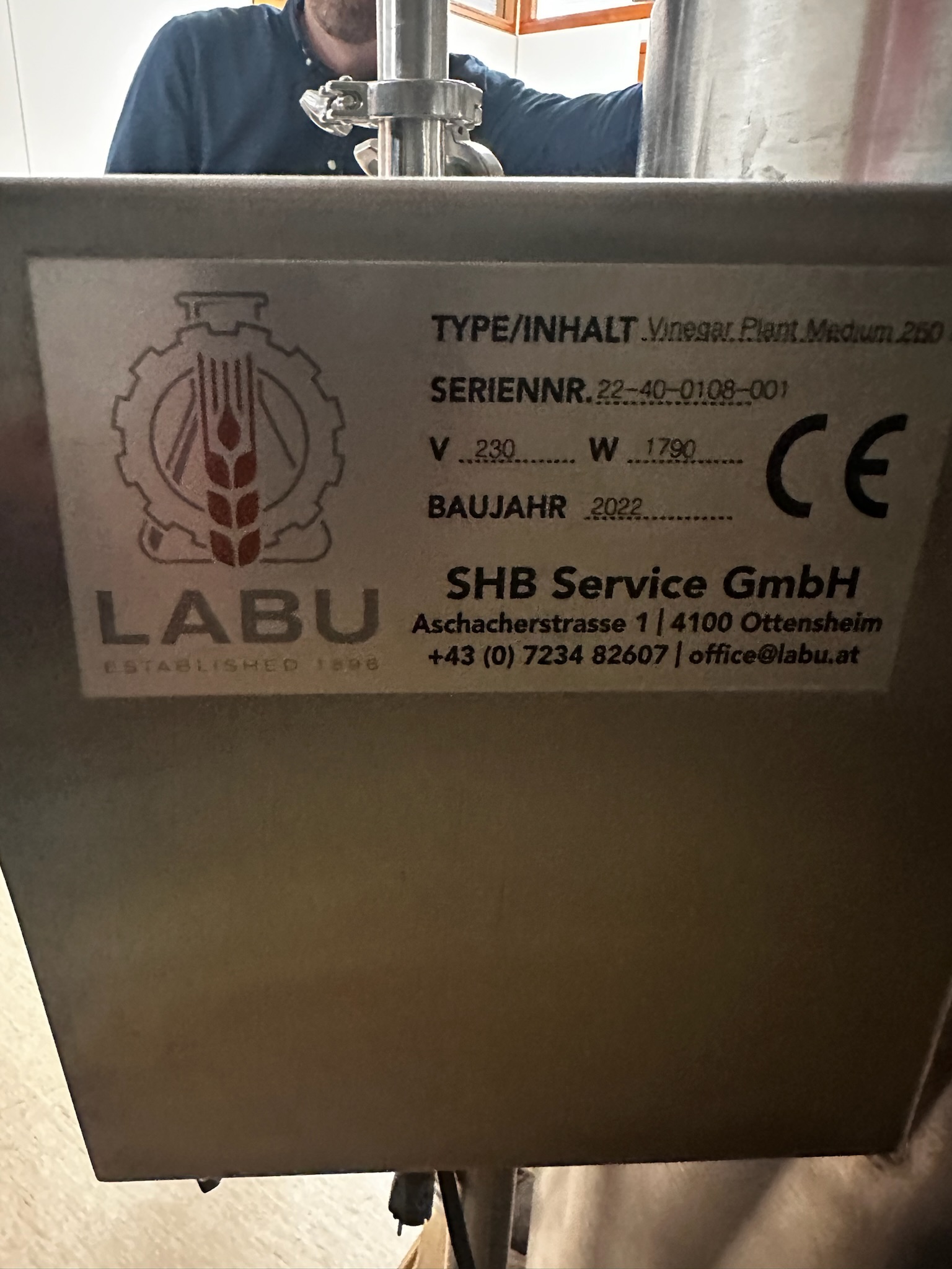 SELT / SOLD Breyttur 300L tankur notaður sem Bioreactor 11