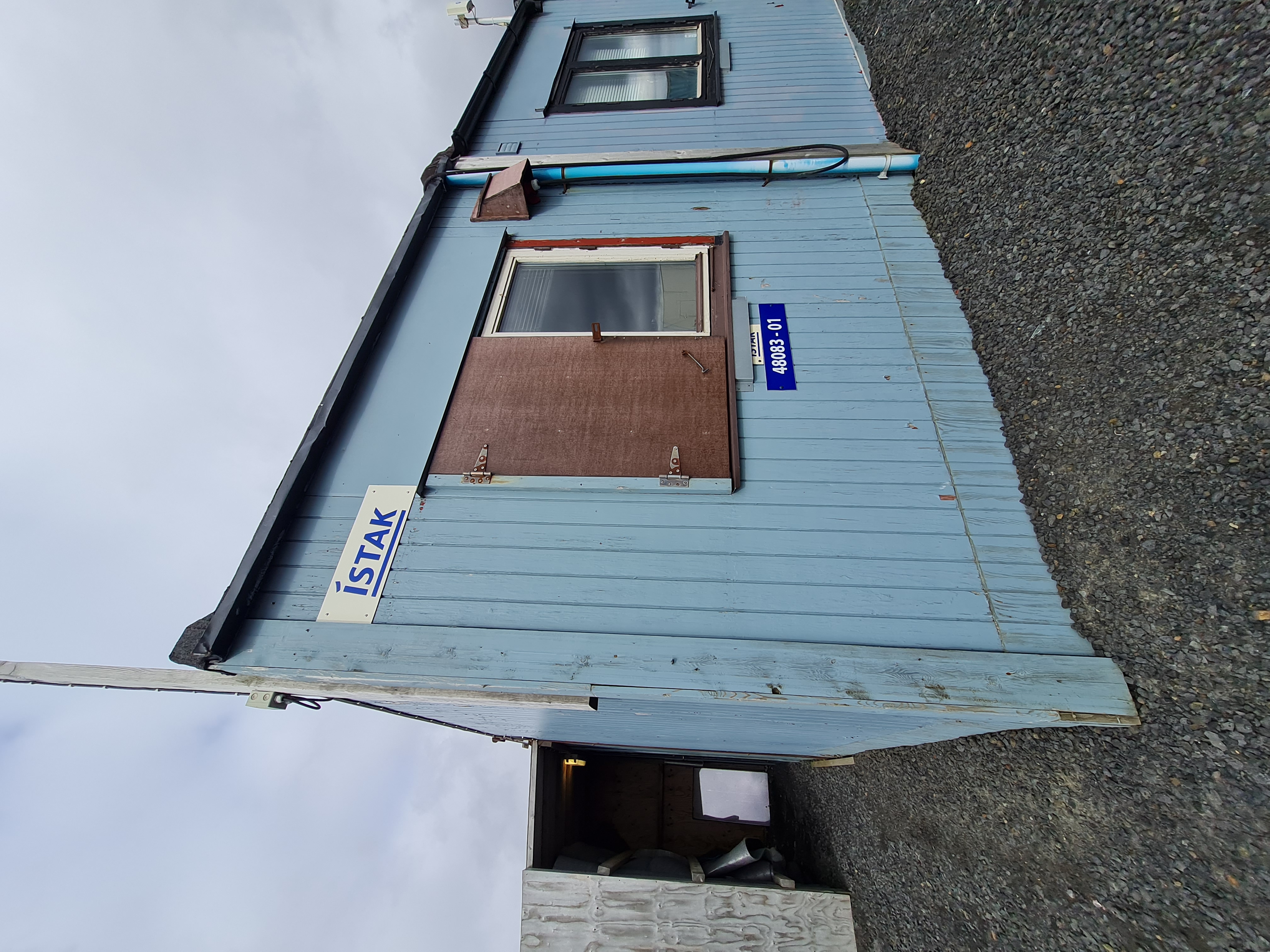 SELT / SOLD - Smáhýsi Airport Nr. 01 - 29 fm. Útihurð og tvö herbergi