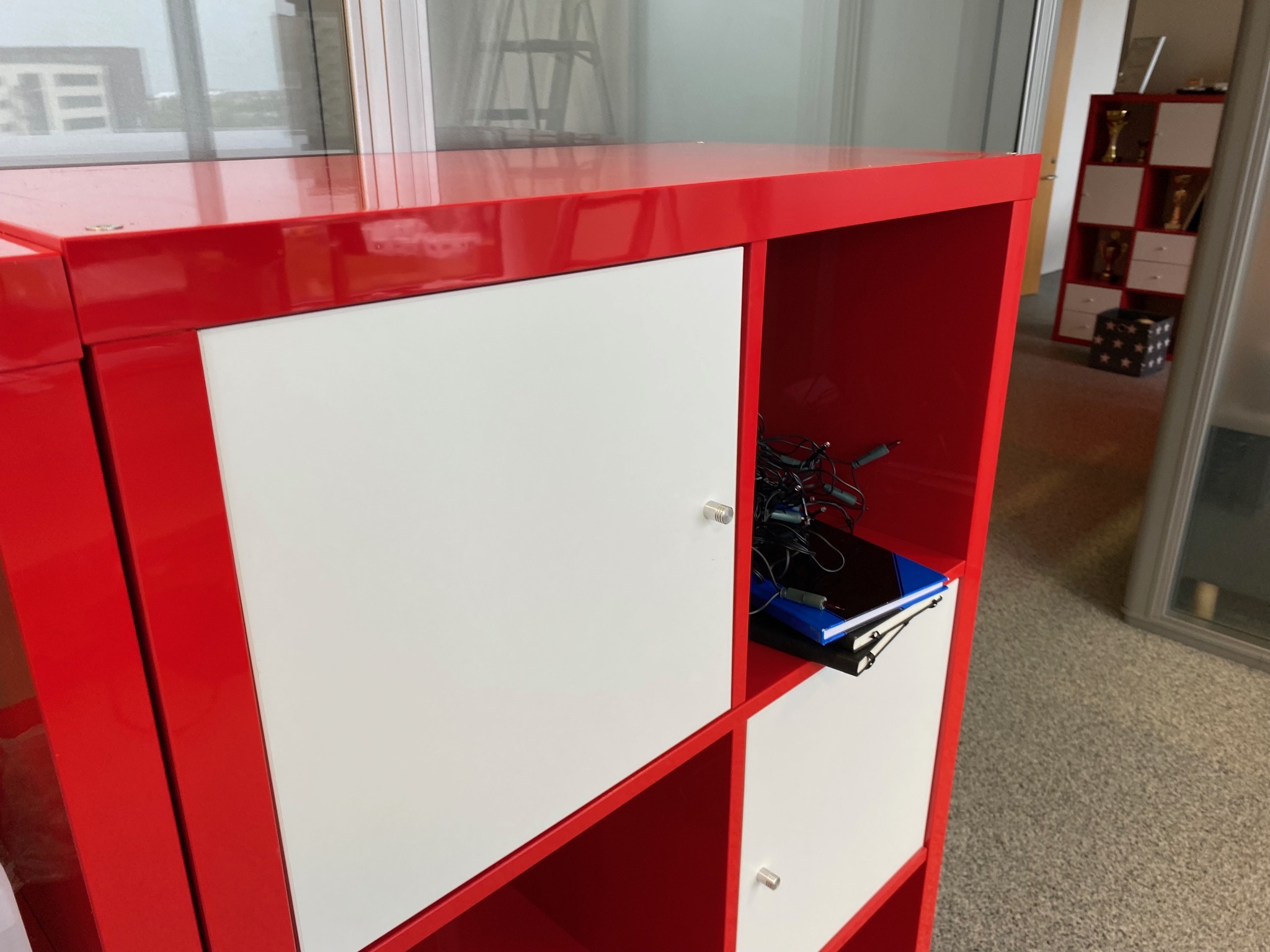SELT / SOLD IKEA Kallax hirslur með skápum/skúffum 5