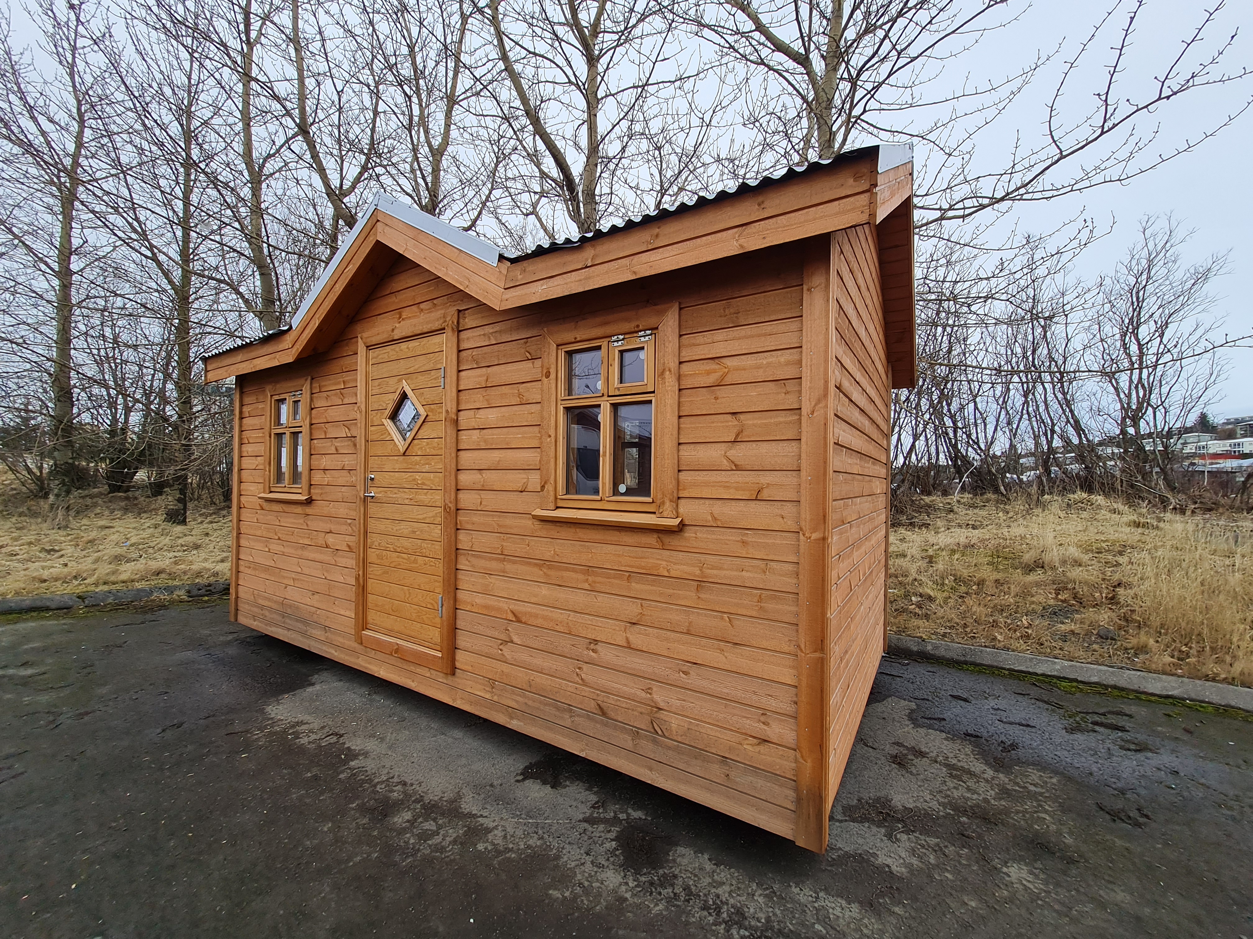 SELT / SOLD - Smáhýsi - gestahús - sæluhús - garðhýsi - viðbygging 2