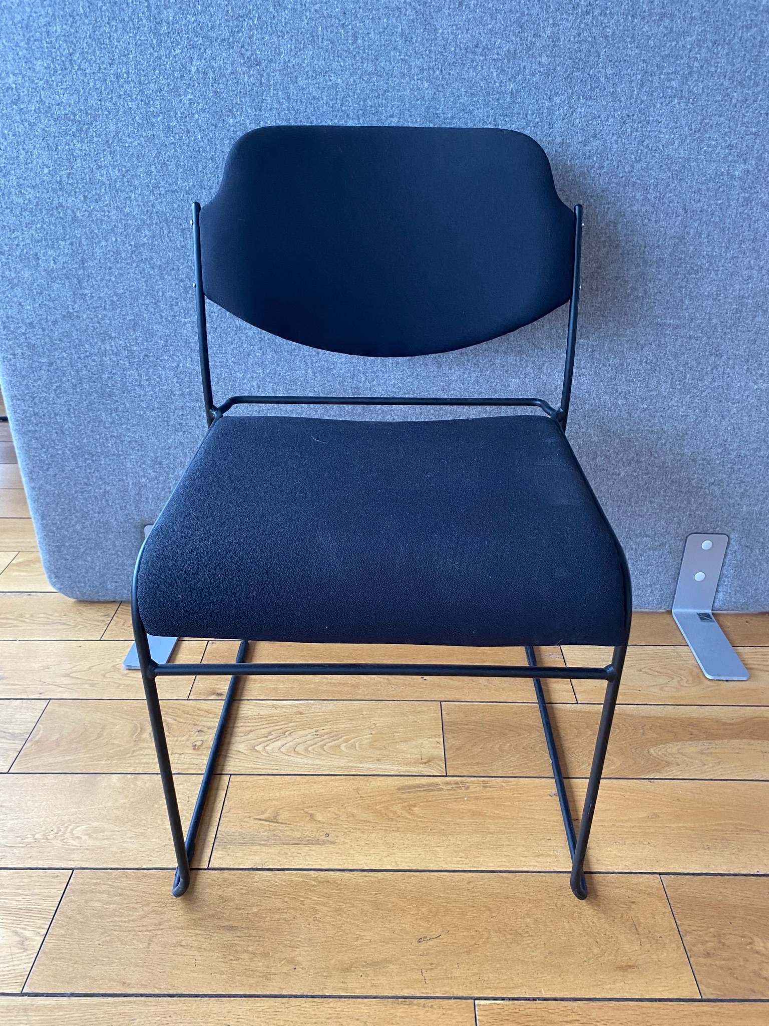 SELT / SOLD Stólar frá Stáliðjunni, staflanlegir (20 stk.)