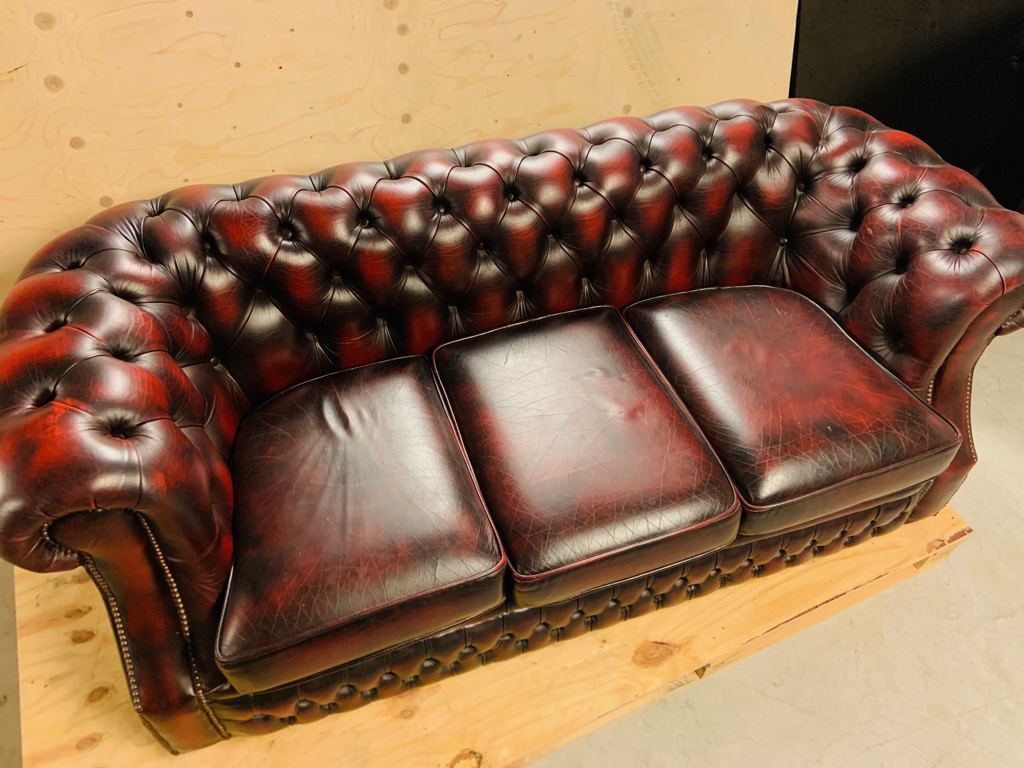 SELT / SOLD-Chesterfield sófasett 3+1+1 3