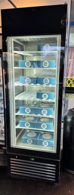 SELT / SOLD Frystir - display - sælkeraskápur 2 metrar 3