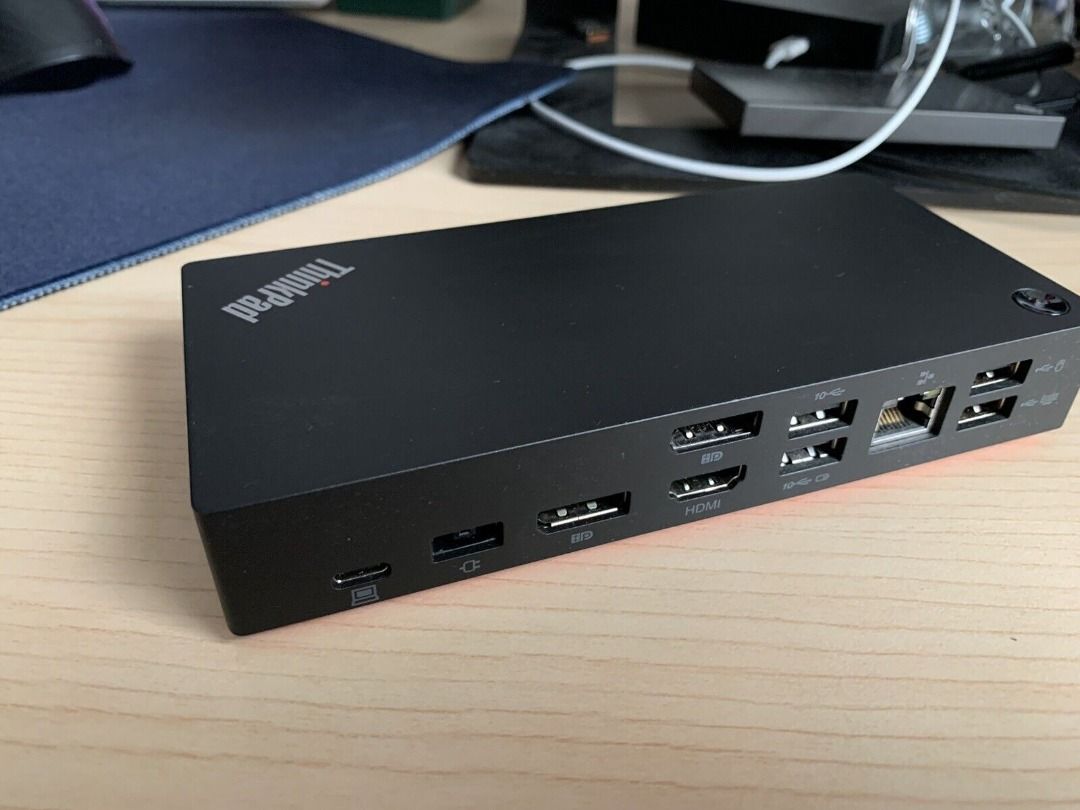 SELT / SOLD Lenovo Universal USB-C Dokka
