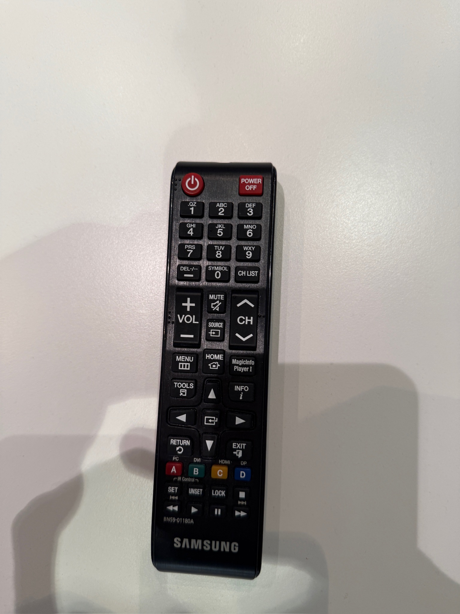 SELT / SOLD Samsung upplýsingaskjár með veggfestingu, 65'', 4K LED, 24/7 10