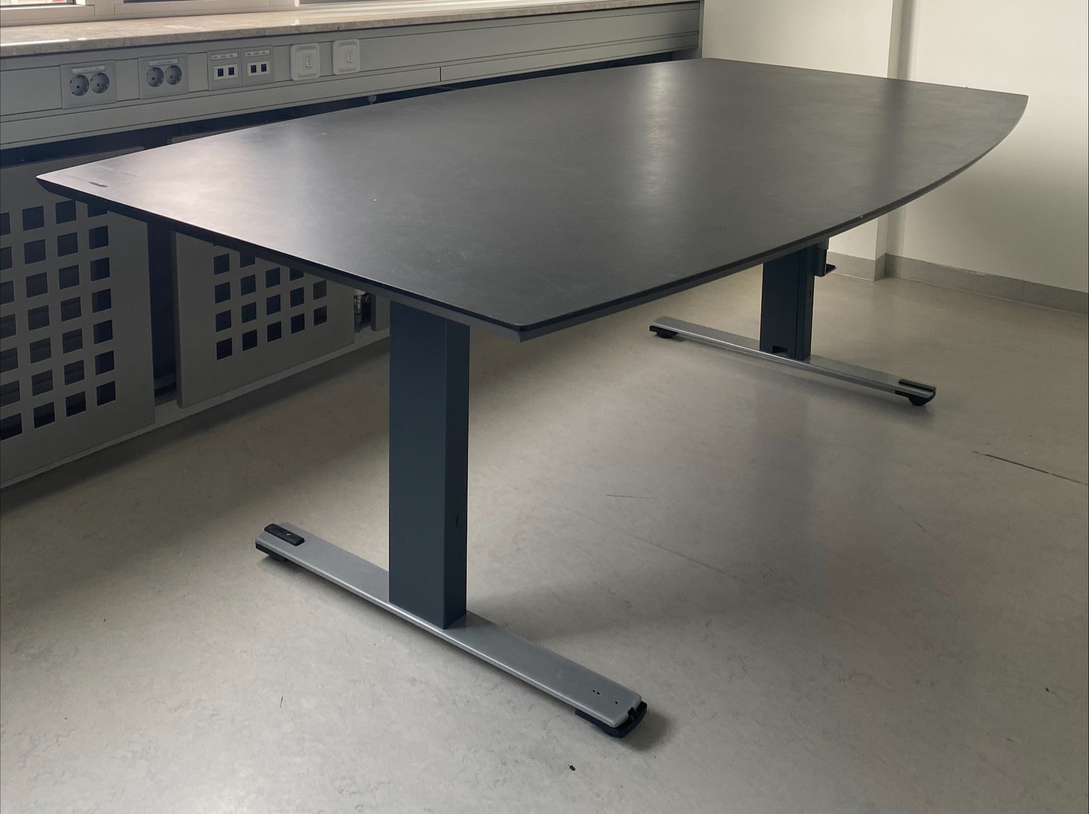 SELT / SOLD Fundarborð - 6 manna - 205 x 110 sm.