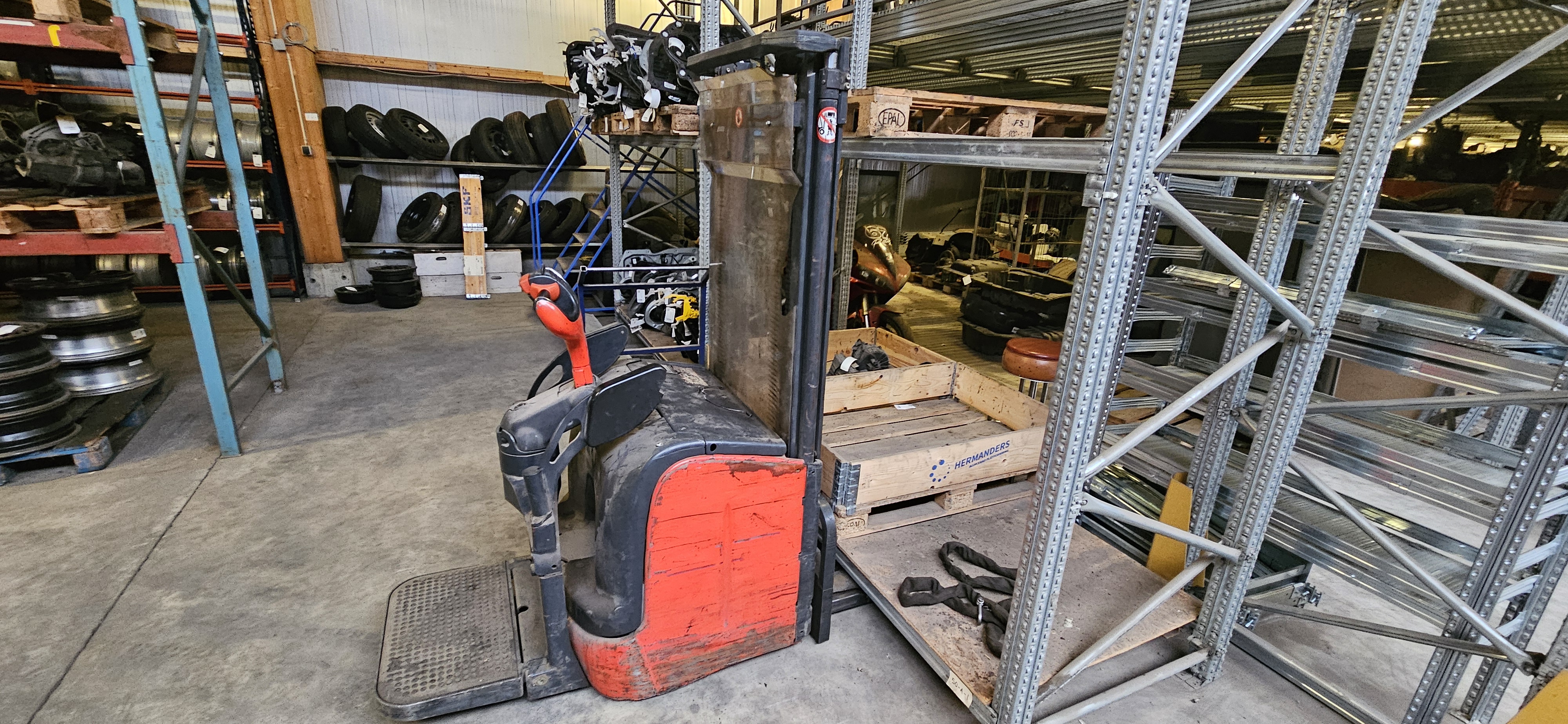 SELT / SOLD Linde L14 - Staflari frá ÍSLYFT 2003 árgerð - Selfoss
