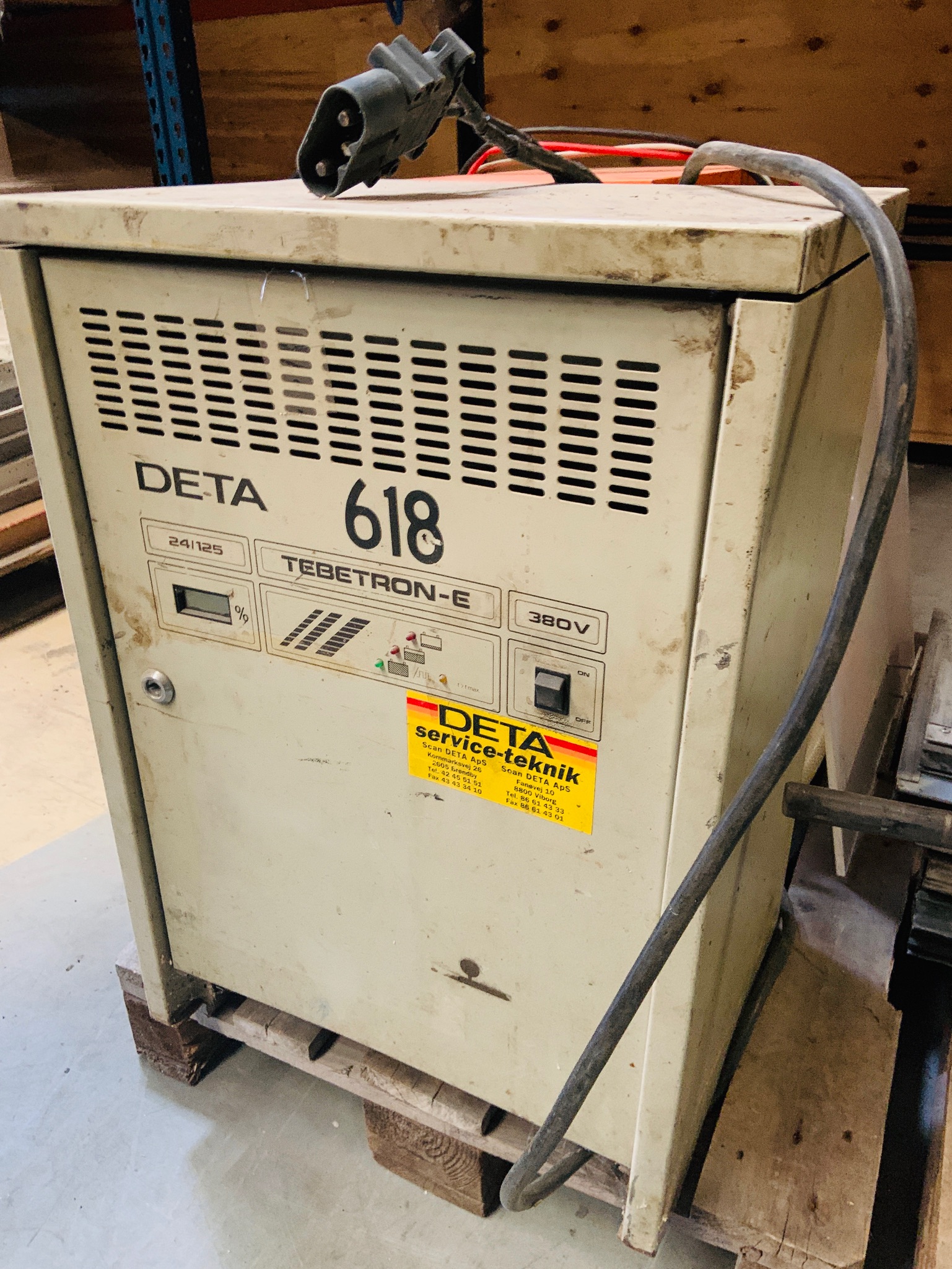 Selt - DETA 618 Tebetron-e hleðslustöð fyrir lyftara