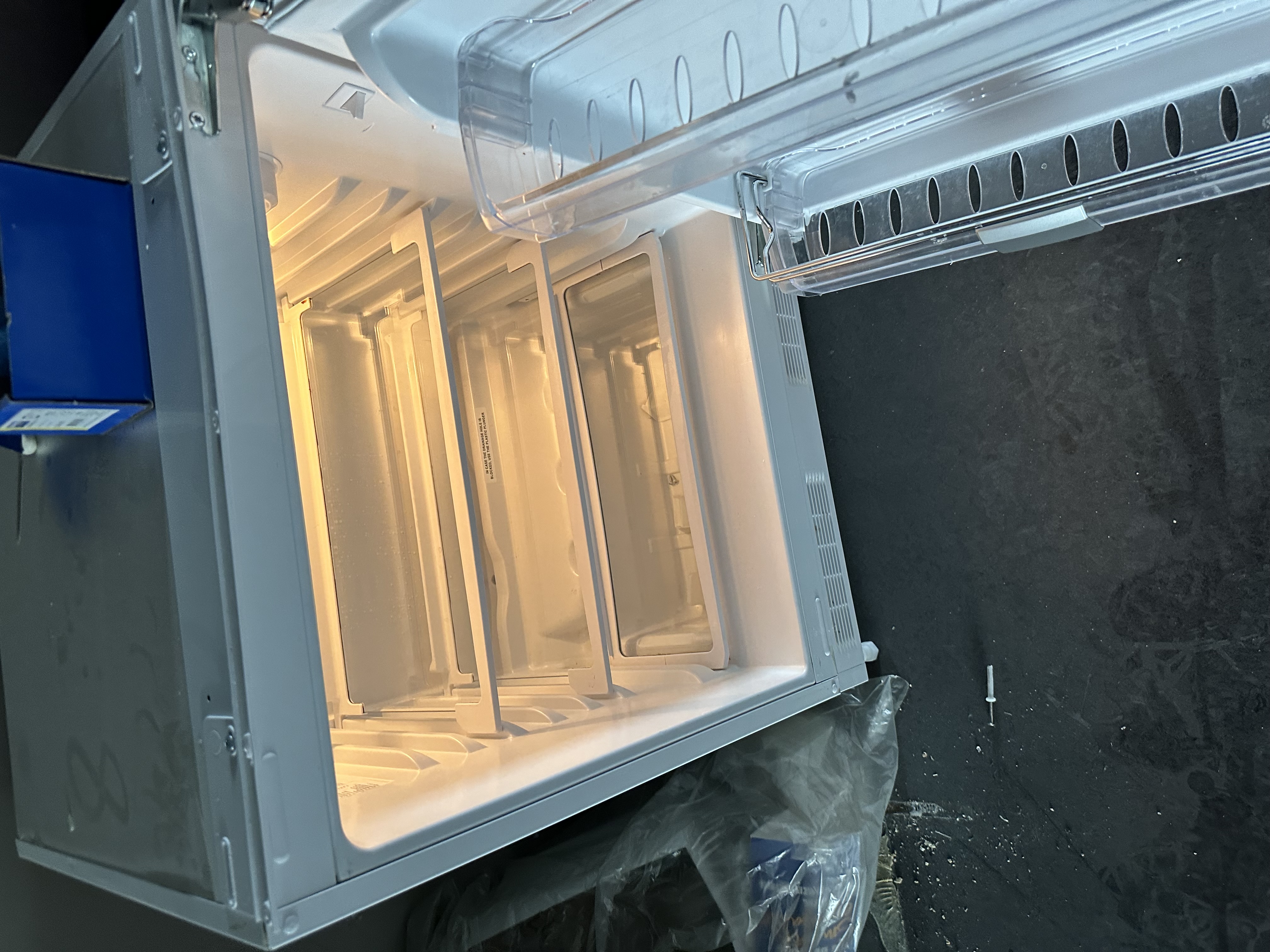 SELT / SOLD - Quartz borðplata með innfeldum vask og ísskáp - 3.64 m. 3
