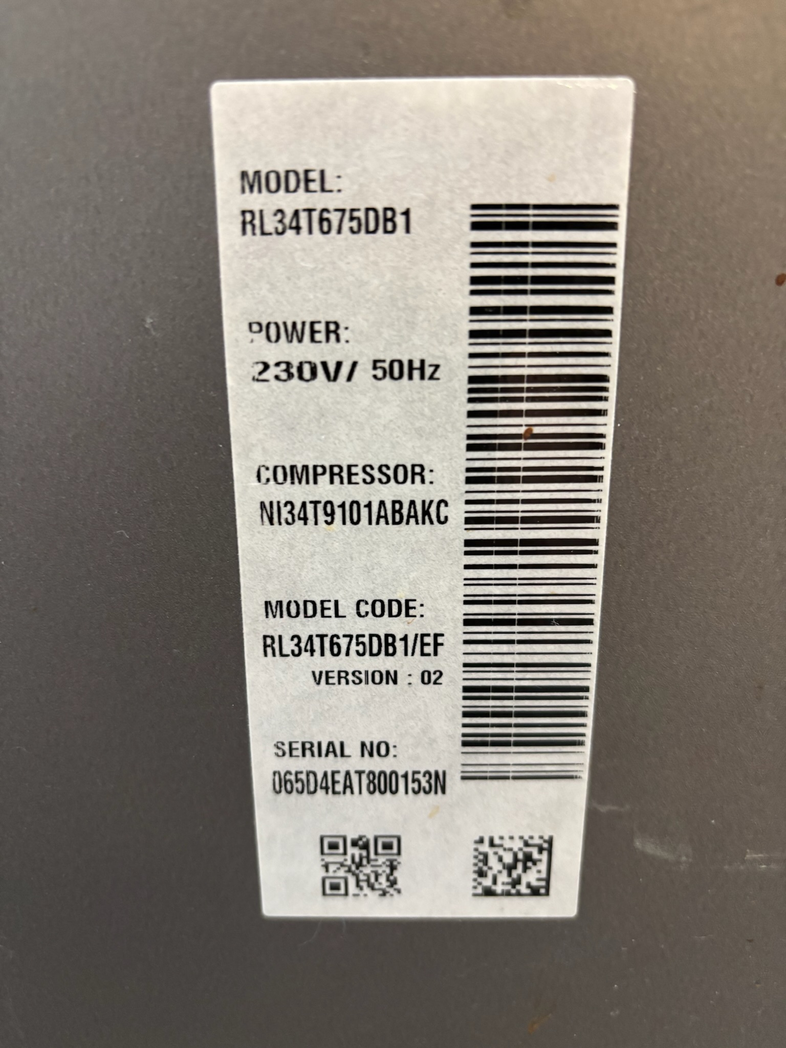 SELT / SOLD Samsung ísskápur með frysti, H185sm. 9