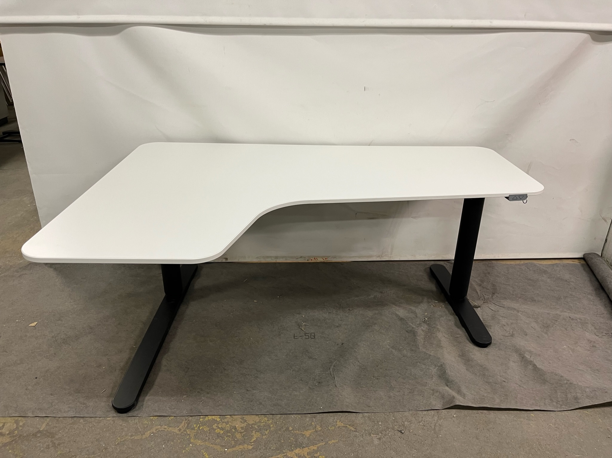 SELT / SOLD Rafmagnsborð IKEA 160 x 110/60sm. (2 stk. eins og ný)