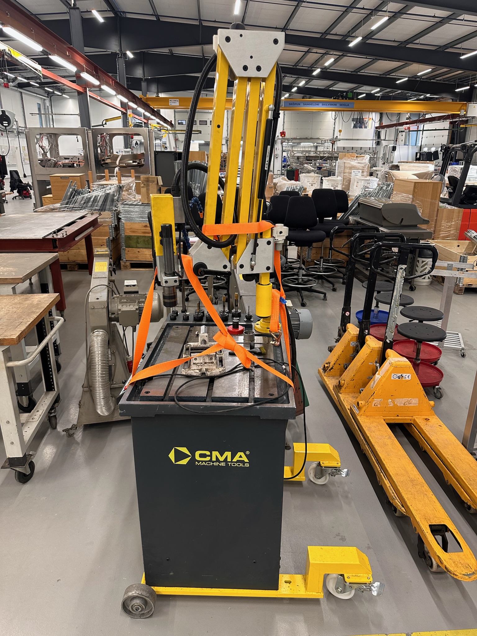 SELT / SOLD - CMA Machine Tools Rerm 24 c tapping vél- snikkvél
