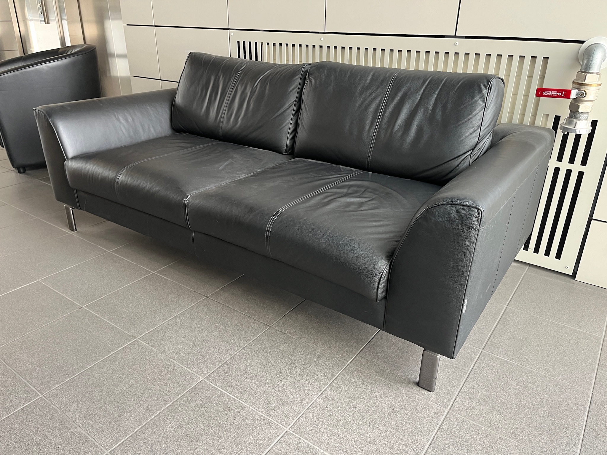 SELT / SOLD Furninova leðusófi, B190 x D95 sm.