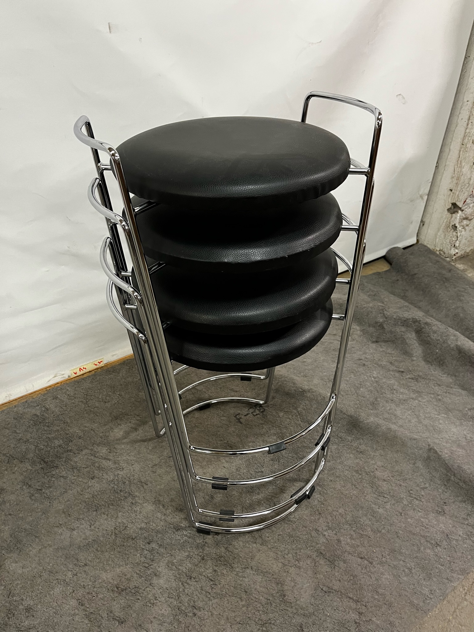 SELT / SOLD Kollar með leður setu 4