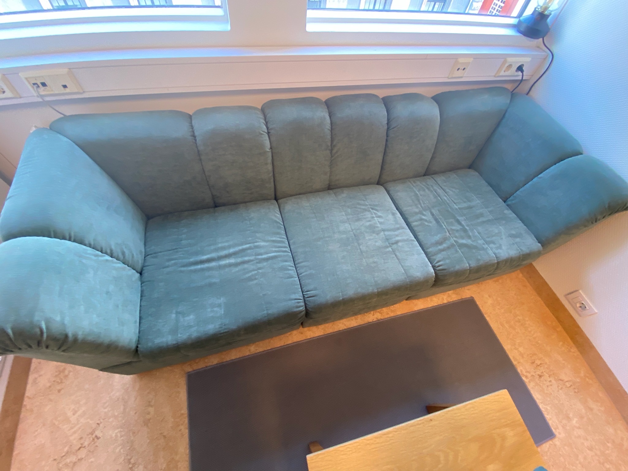 SELT / SOLD Grænn velvet sófi 5