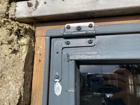 SELT / SOLD - Vandaður gluggi(nr. 1) með opnanlegu fagi, B160 x H108 sm. 13