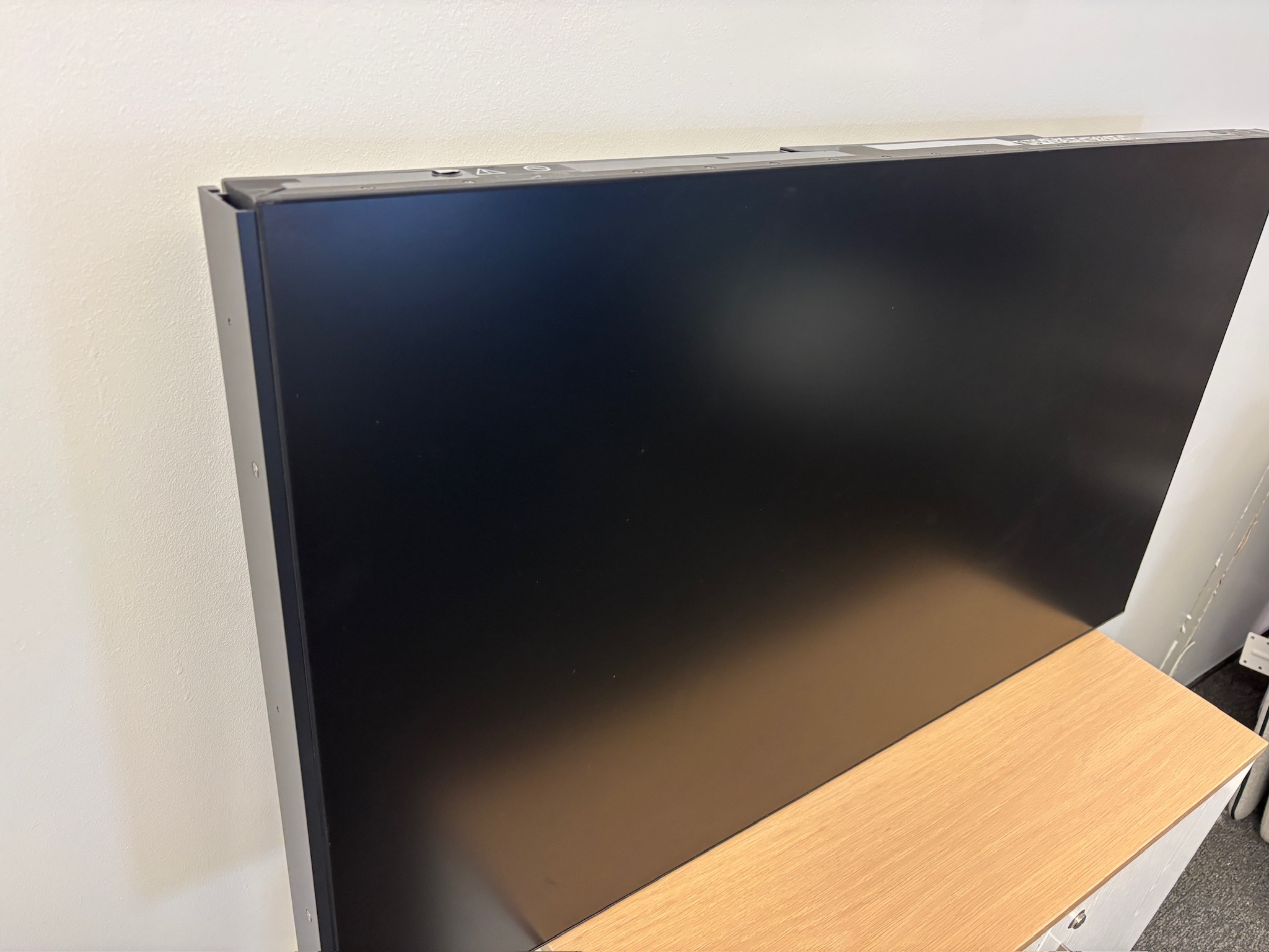 SELT / SOLD NEC upplýsingaskjár með veggfestingu, LCD, 46'', 24/7 4
