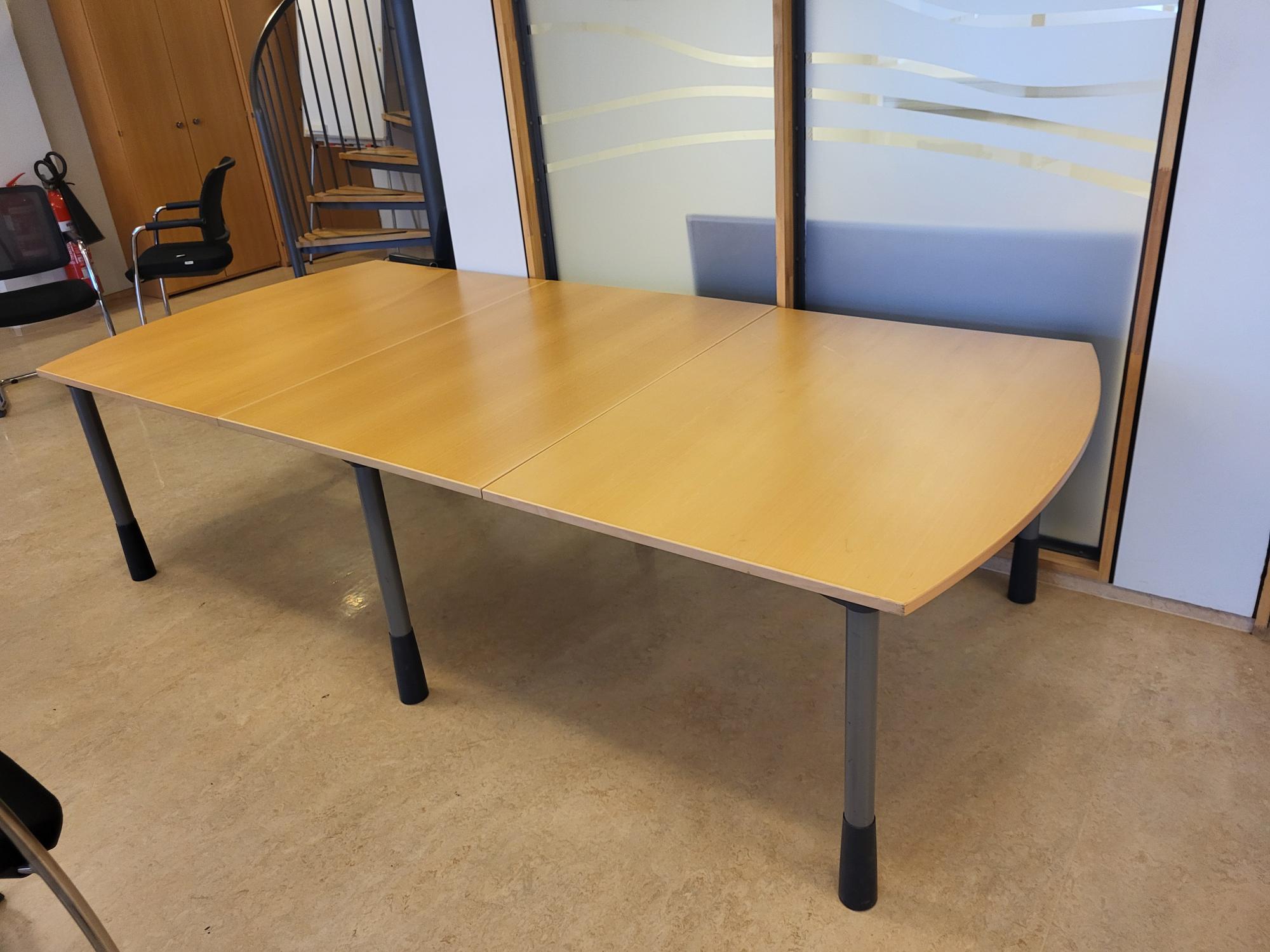 SELT / SOLD - Fundarborð 10-12 manna, L 260x B120