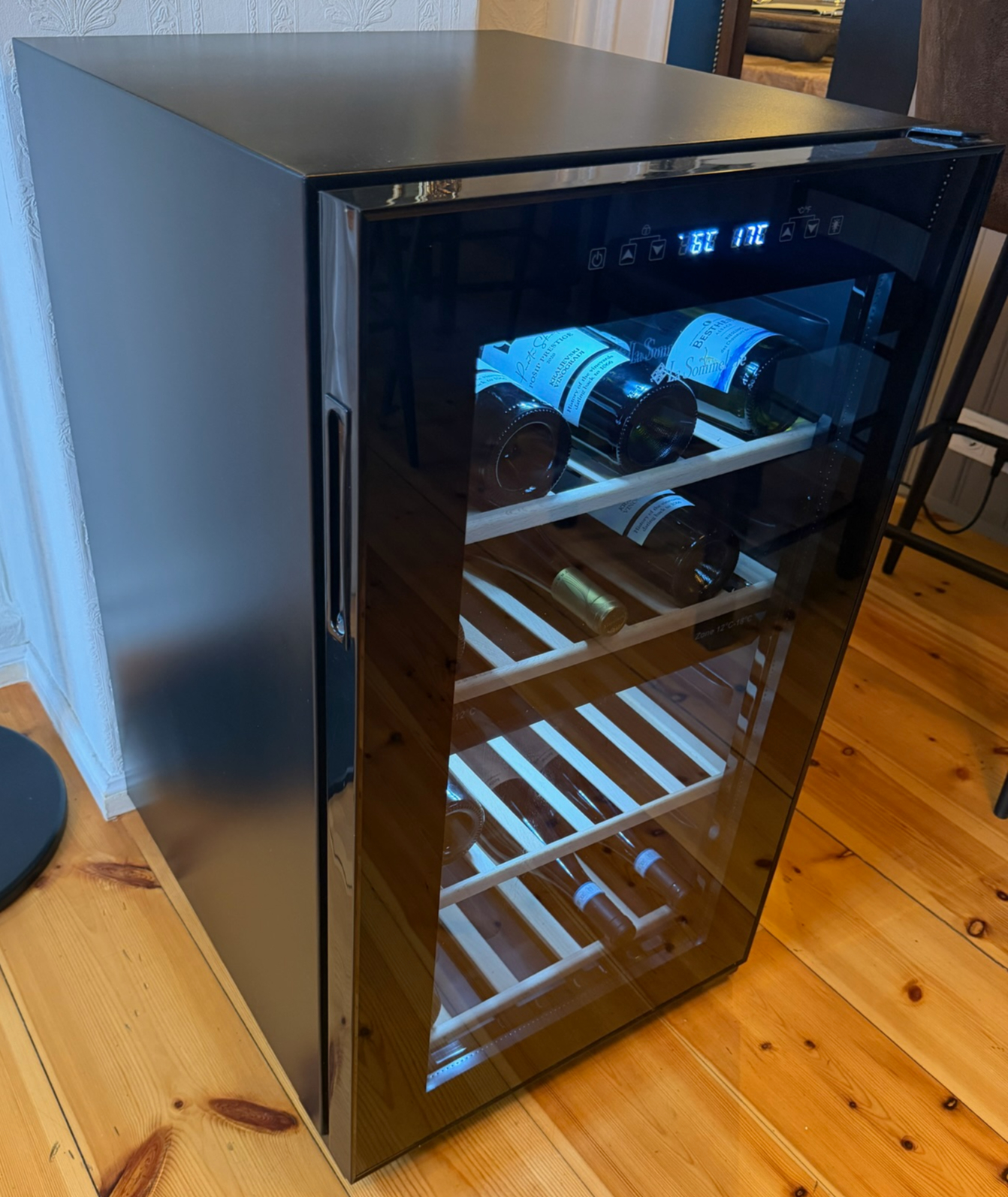 SELT / SOLD La Sommelieré vínkælir frá BVT, 50 flöskur - Sem nýr 2